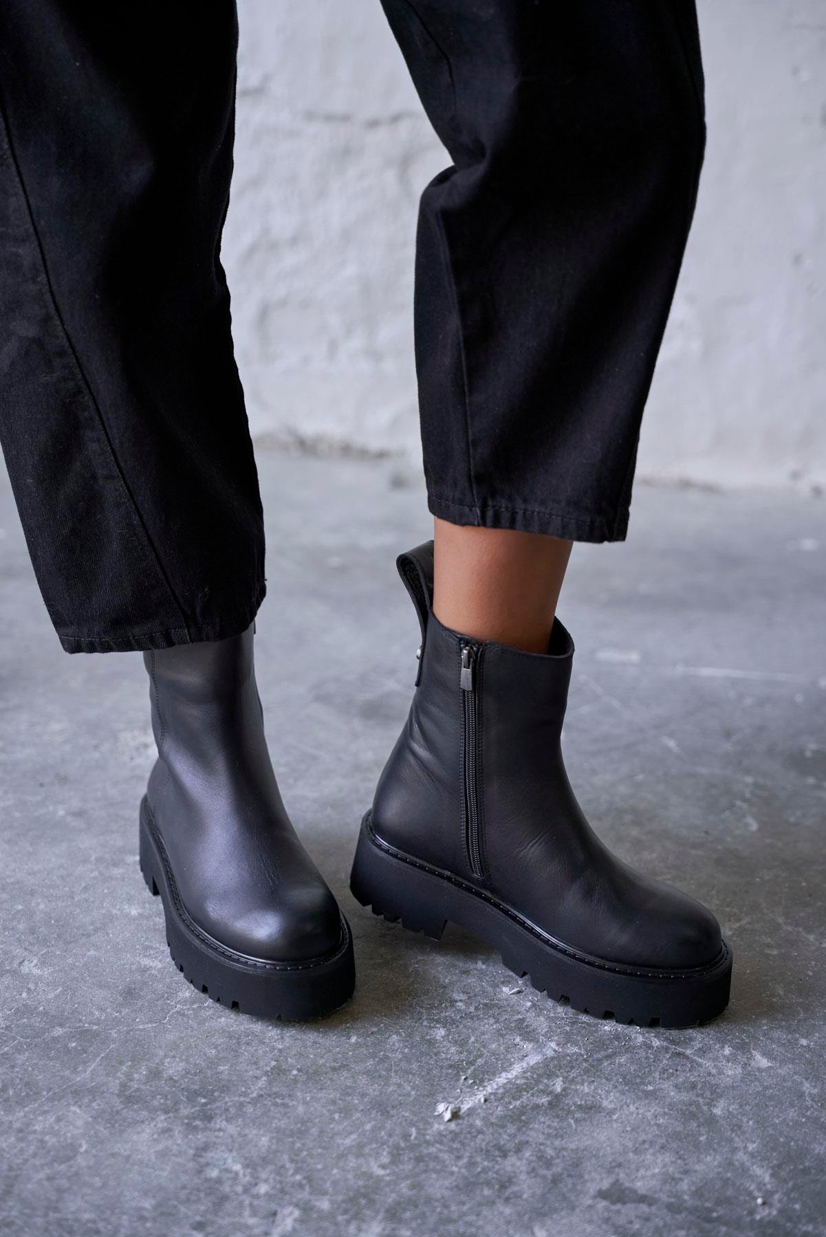 DOM SİYAH DERİ BOT