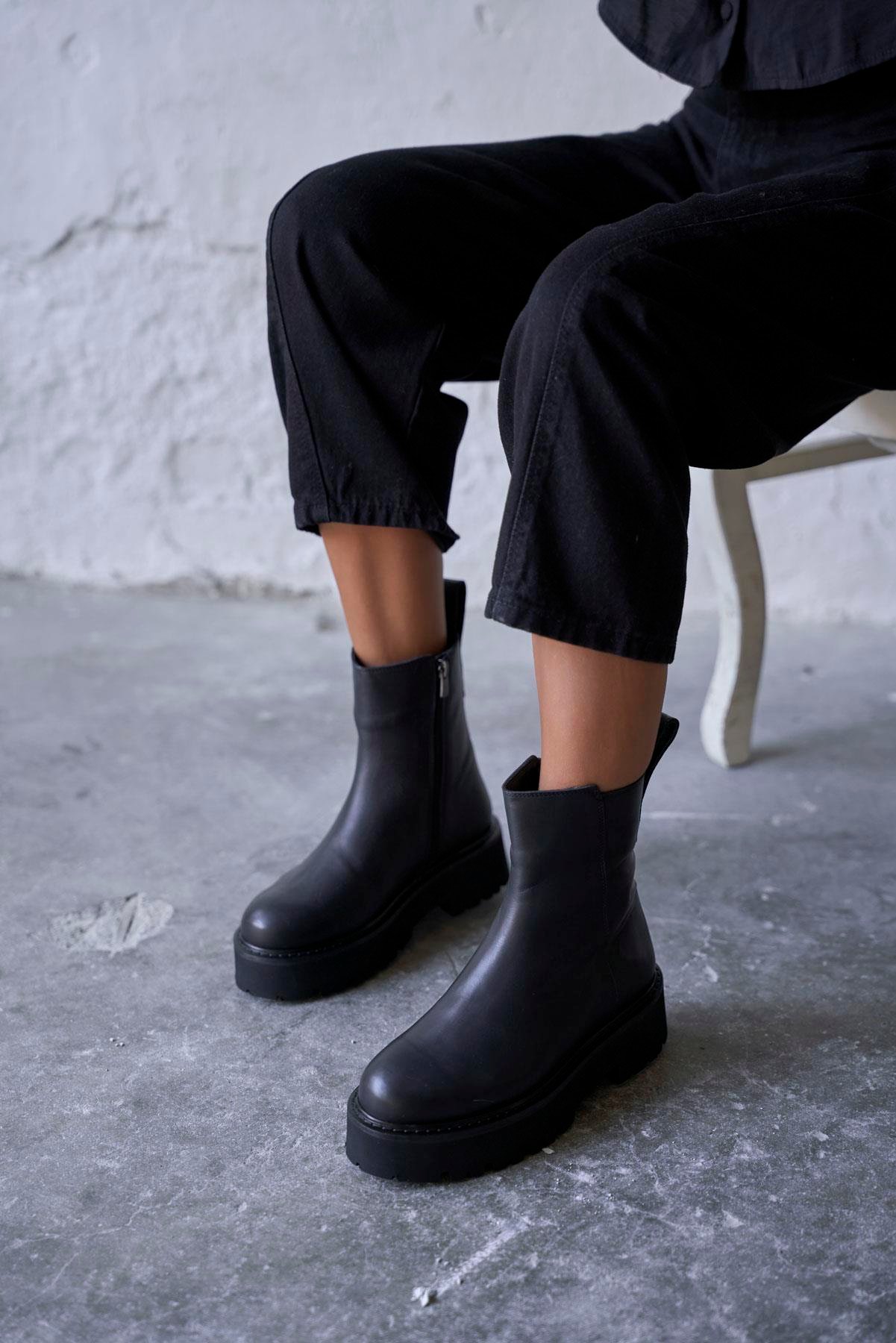 DOM SİYAH DERİ BOT