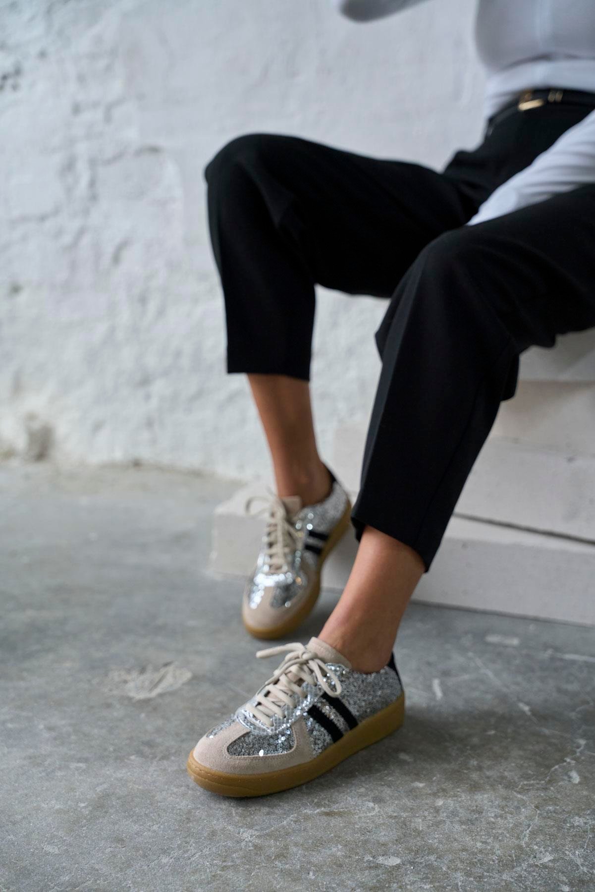 EVAN GÜMÜŞ PULLU SPOR AYAKKABI