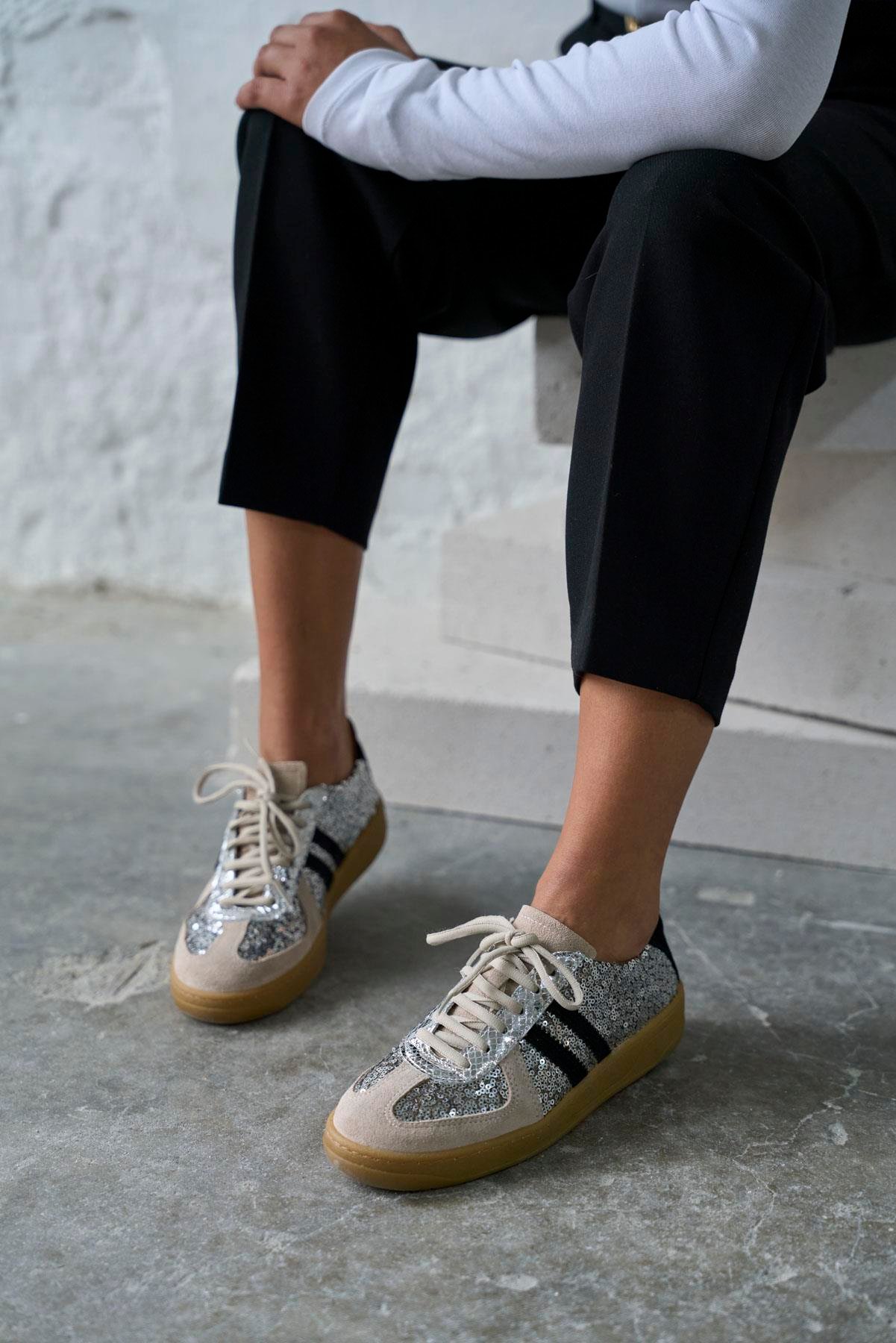 EVAN GÜMÜŞ PULLU SPOR AYAKKABI