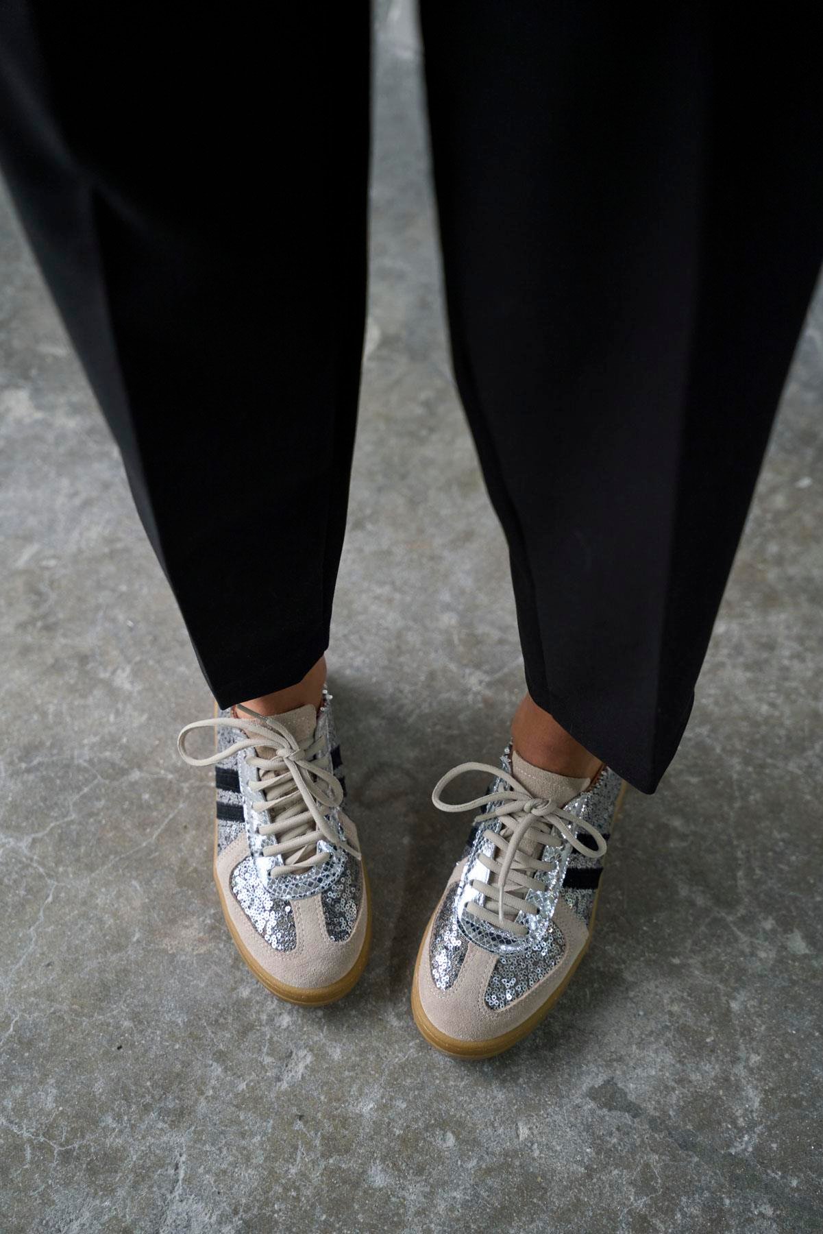 EVAN GÜMÜŞ PULLU SPOR AYAKKABI