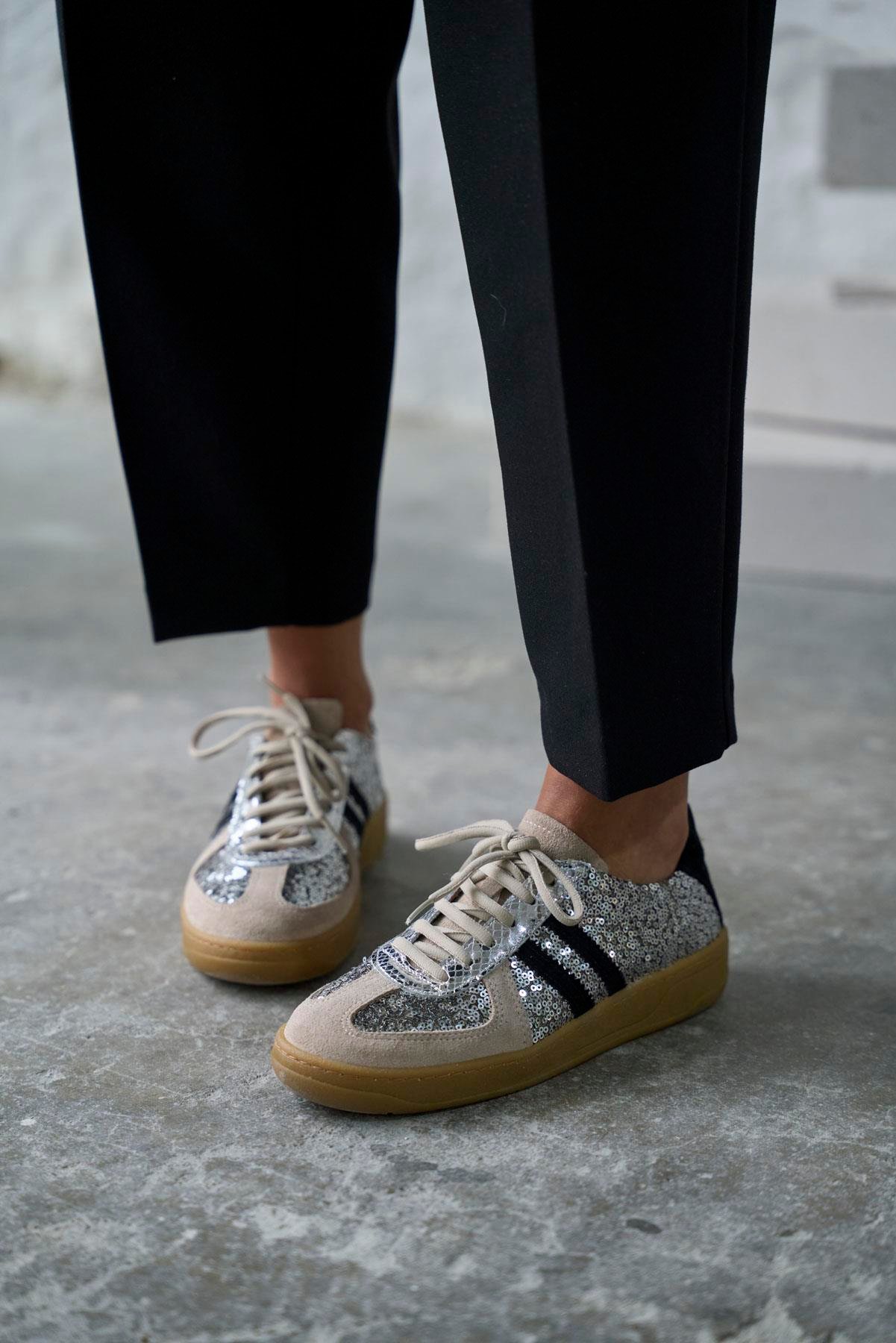 EVAN GÜMÜŞ PULLU SPOR AYAKKABI