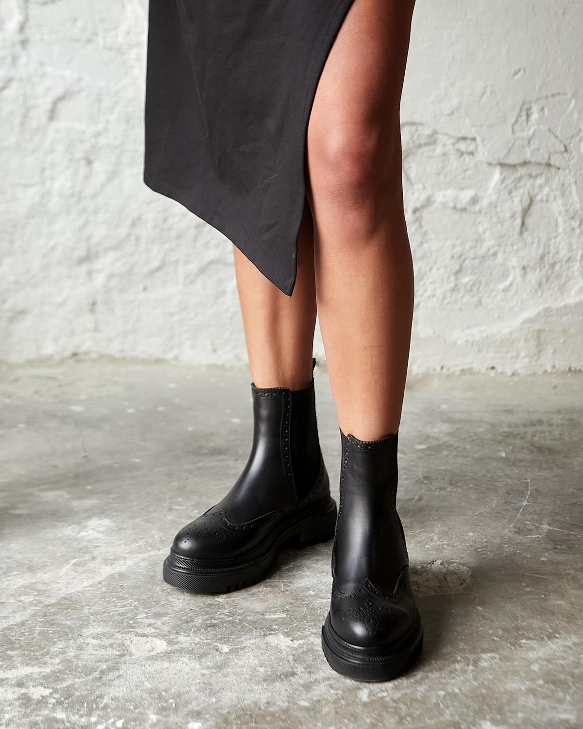 FEED SİYAH DERİ BOT