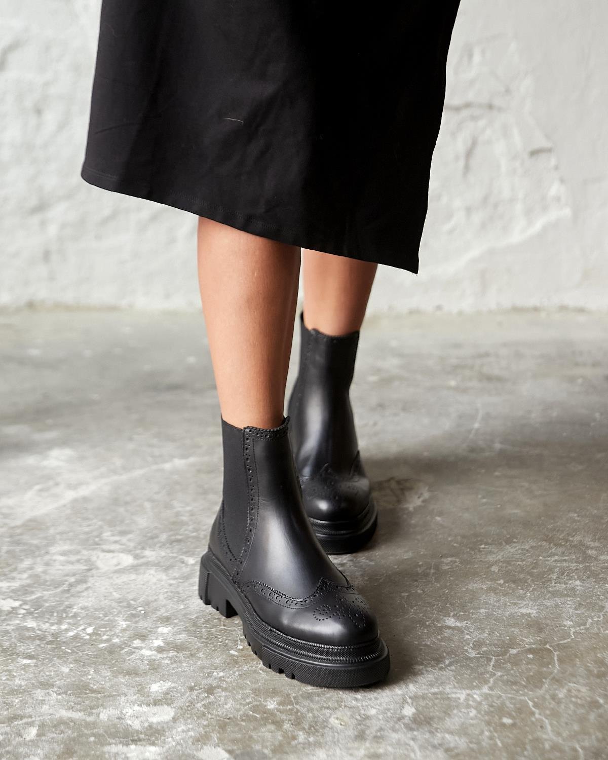 FEED SİYAH DERİ BOT