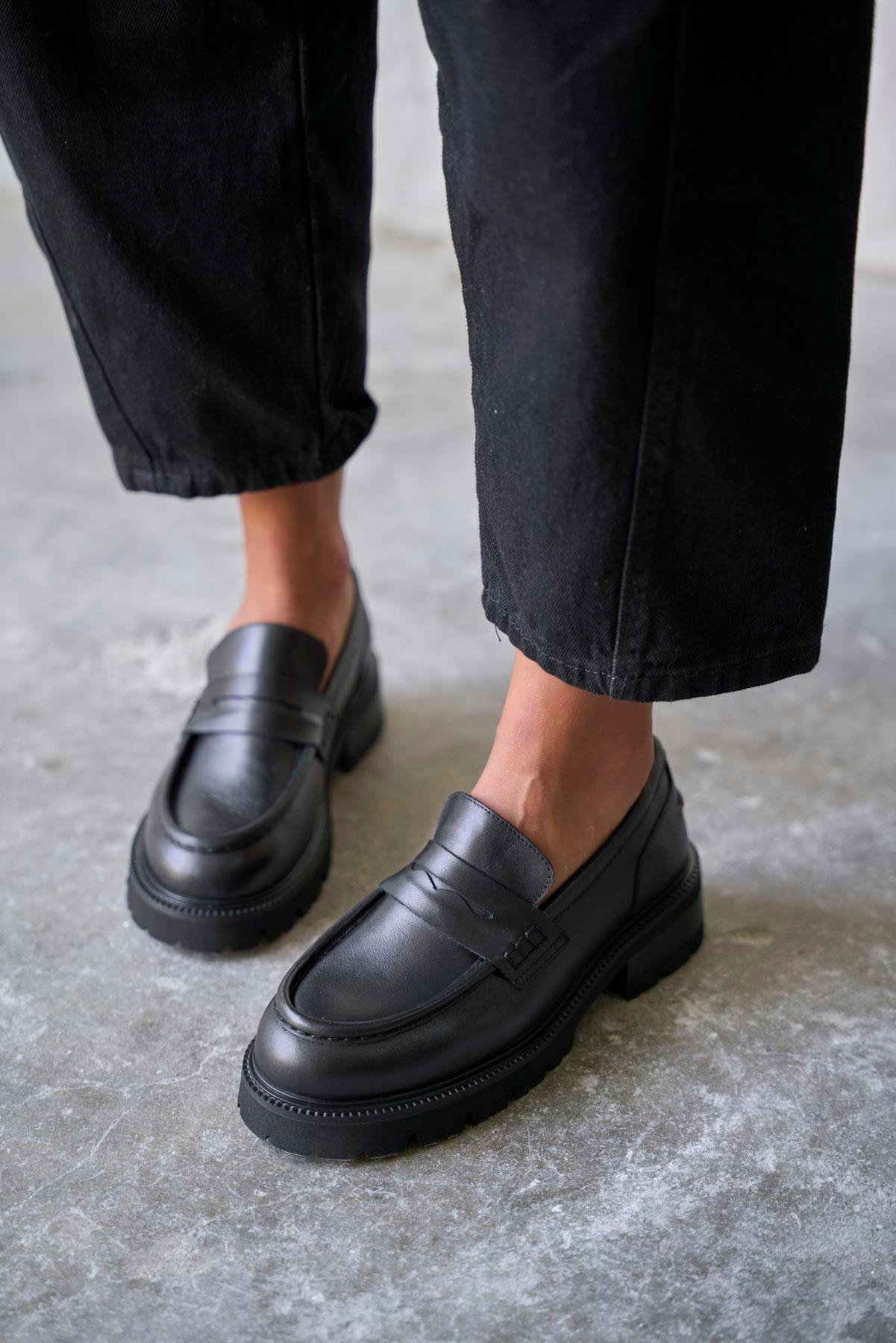 FİERD SİYAH DERİ MAKOSEN