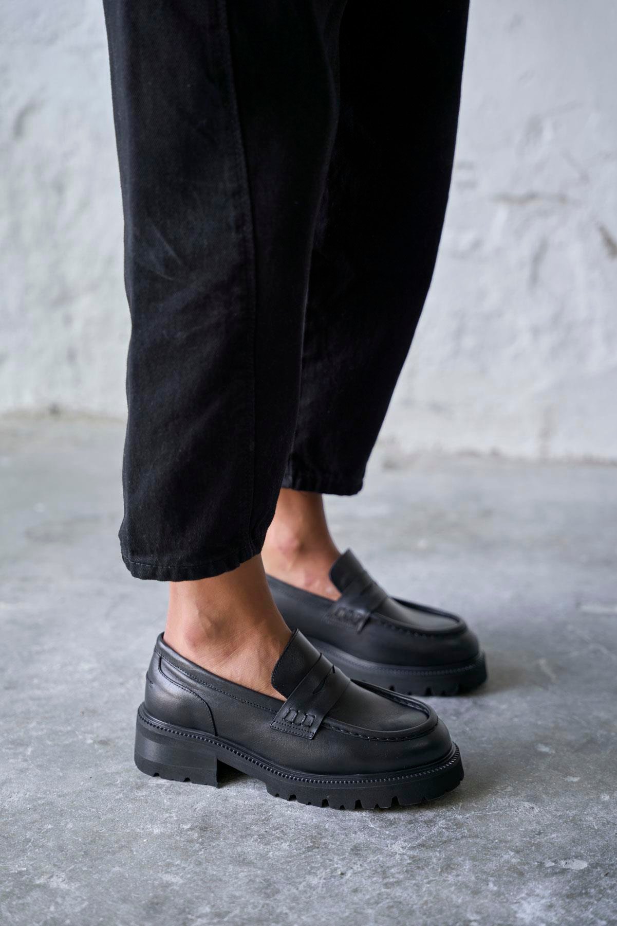 FİERD SİYAH DERİ MAKOSEN