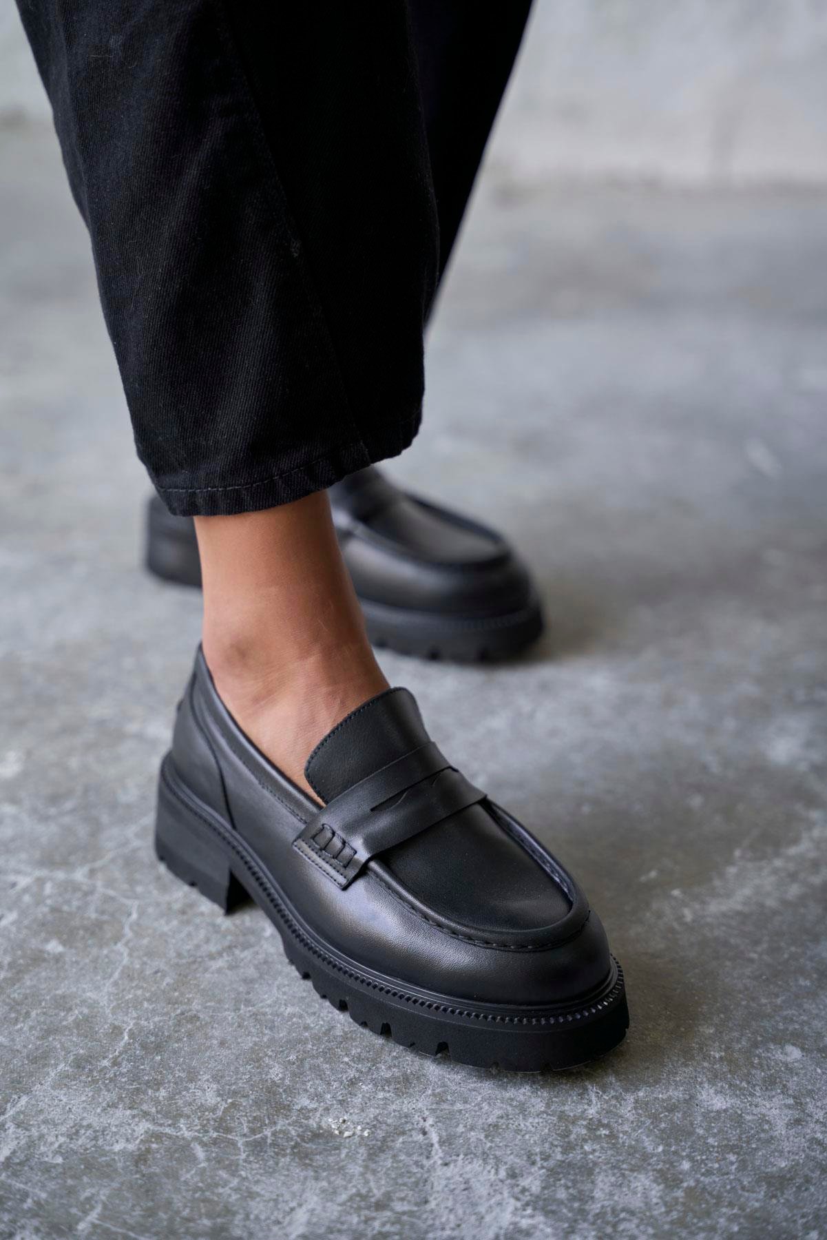 FİERD SİYAH DERİ MAKOSEN