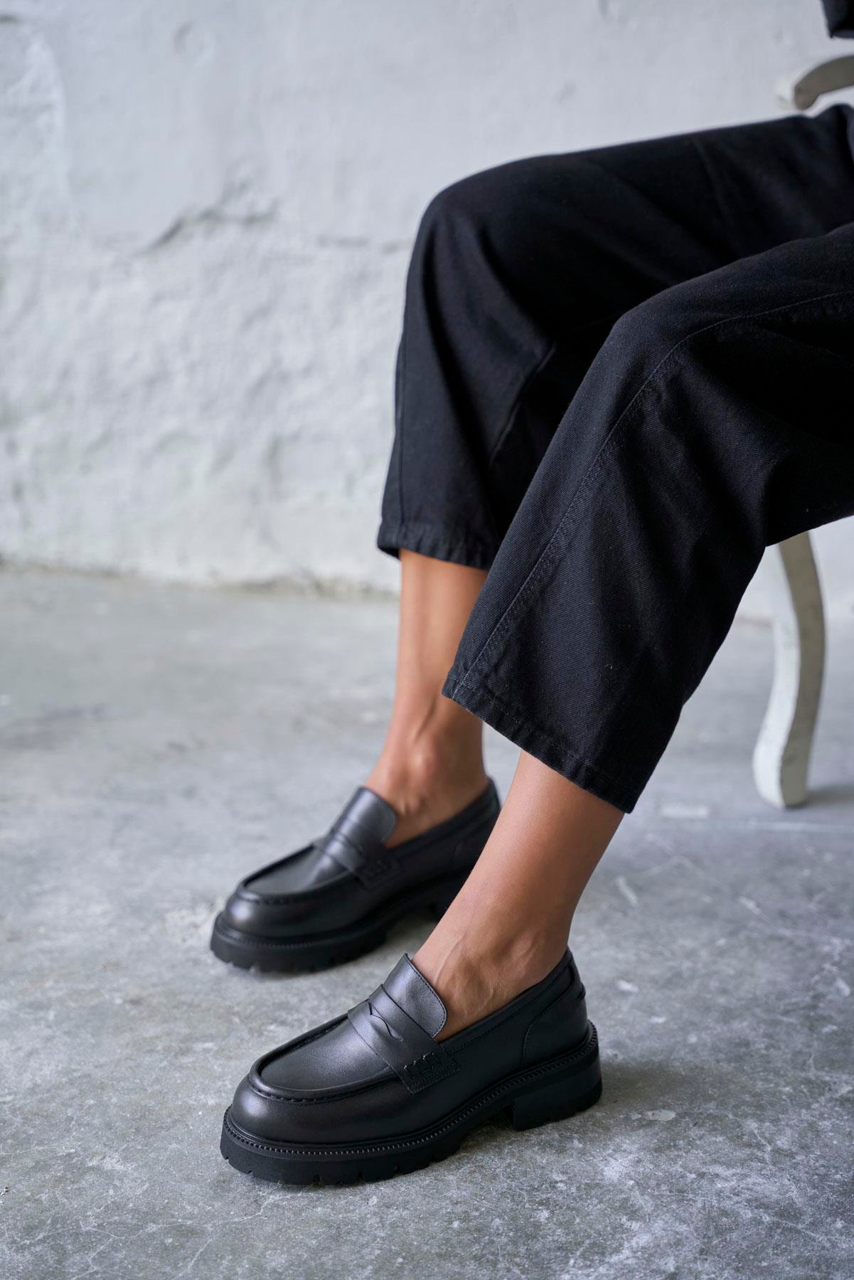 FİERD SİYAH DERİ MAKOSEN