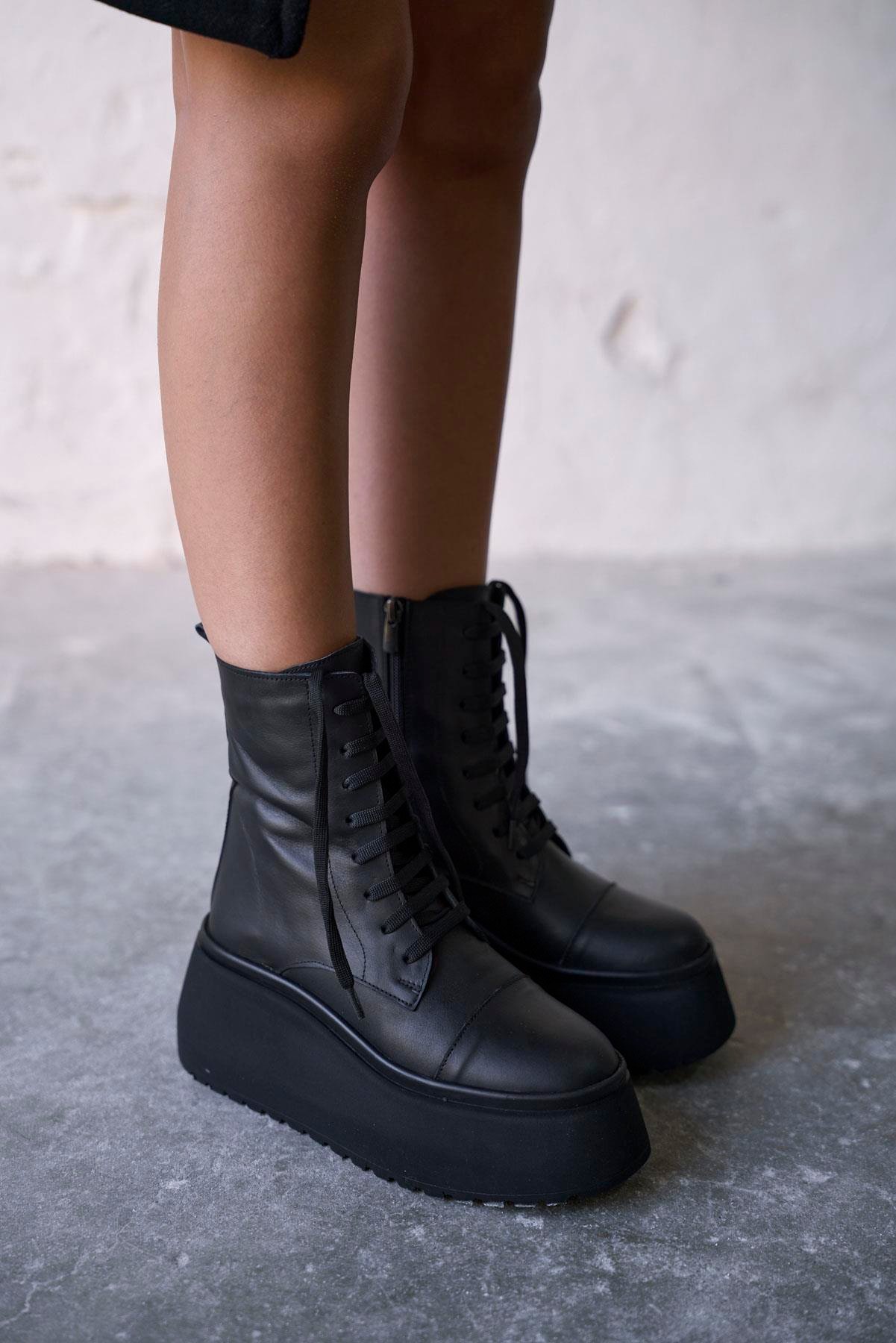 FLOYD SİYAH DERİ POSTAL