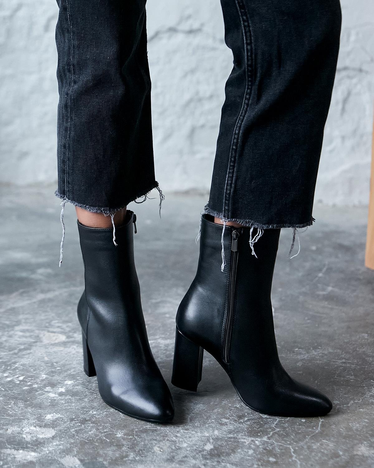 GUOR SİYAH DERİ TOPUKLU BOT