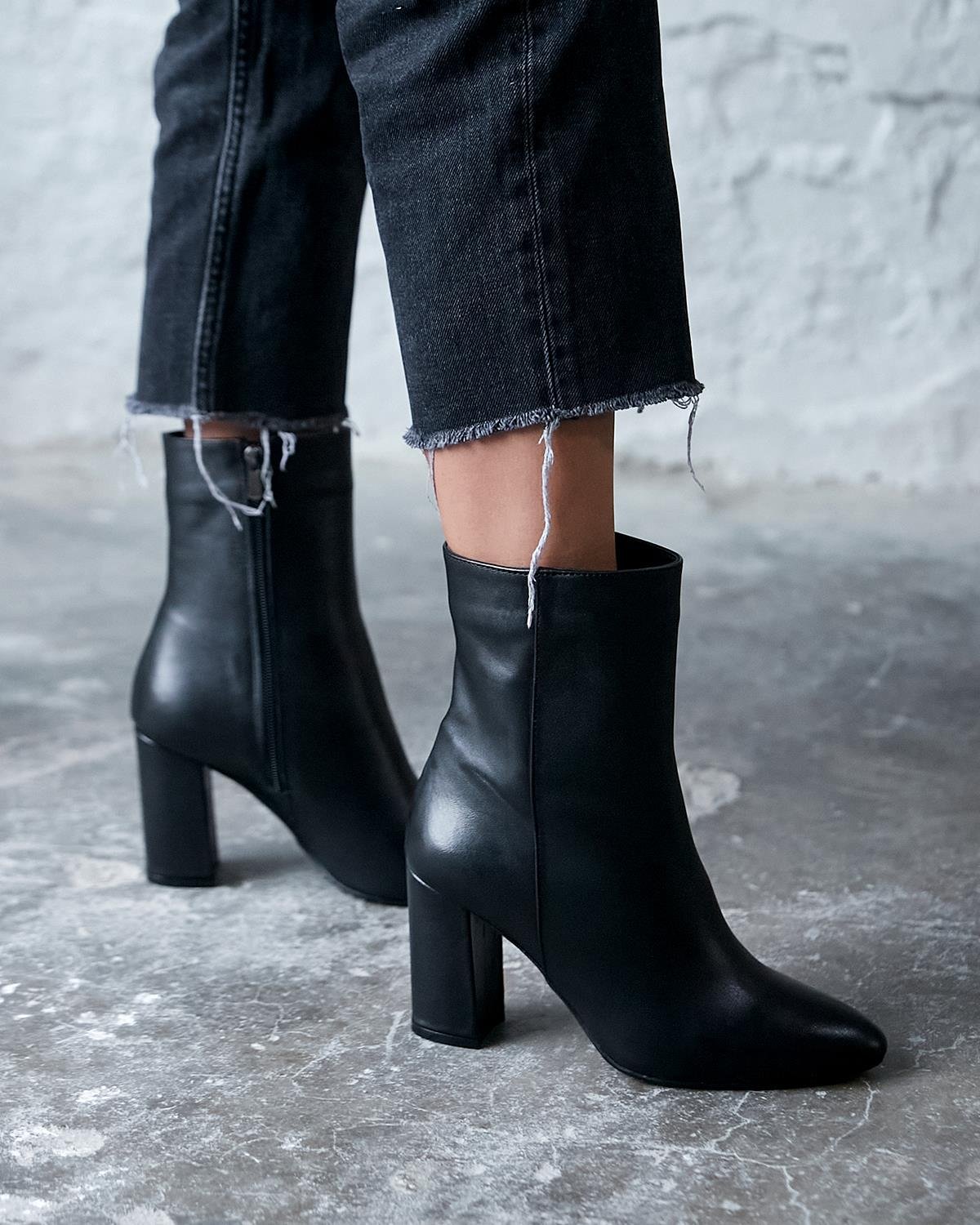 GUOR SİYAH DERİ TOPUKLU BOT