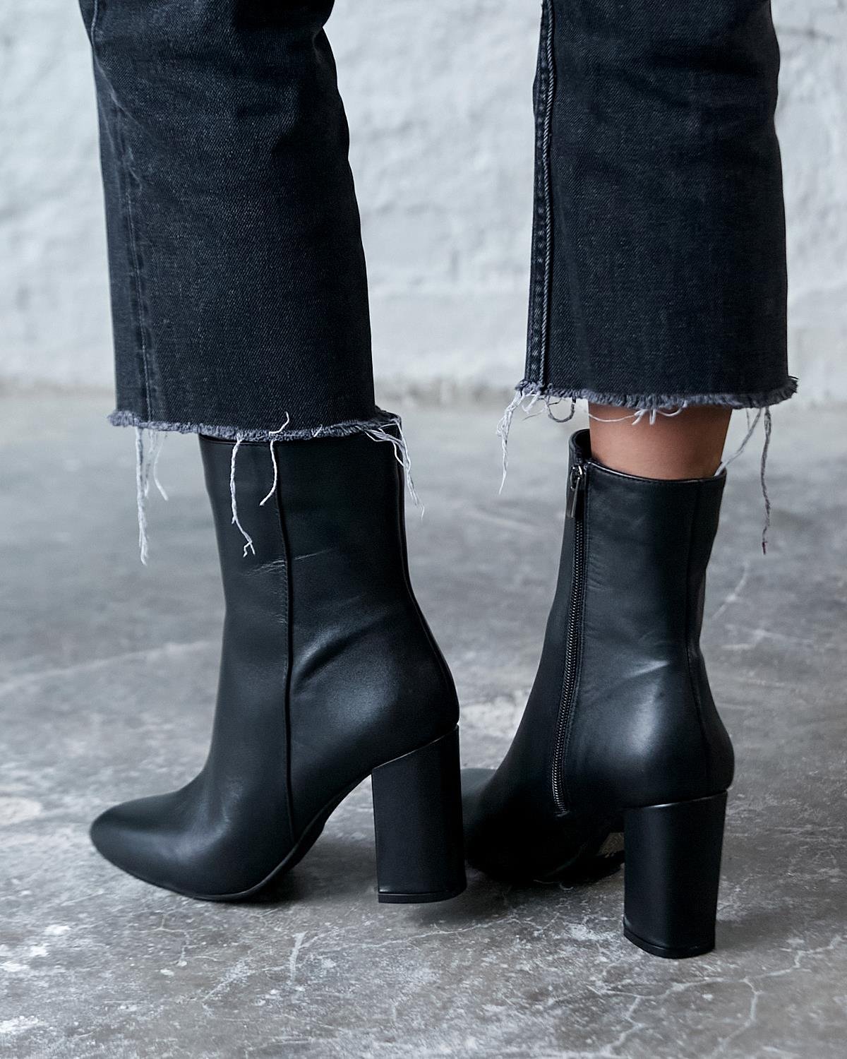 GUOR SİYAH DERİ TOPUKLU BOT