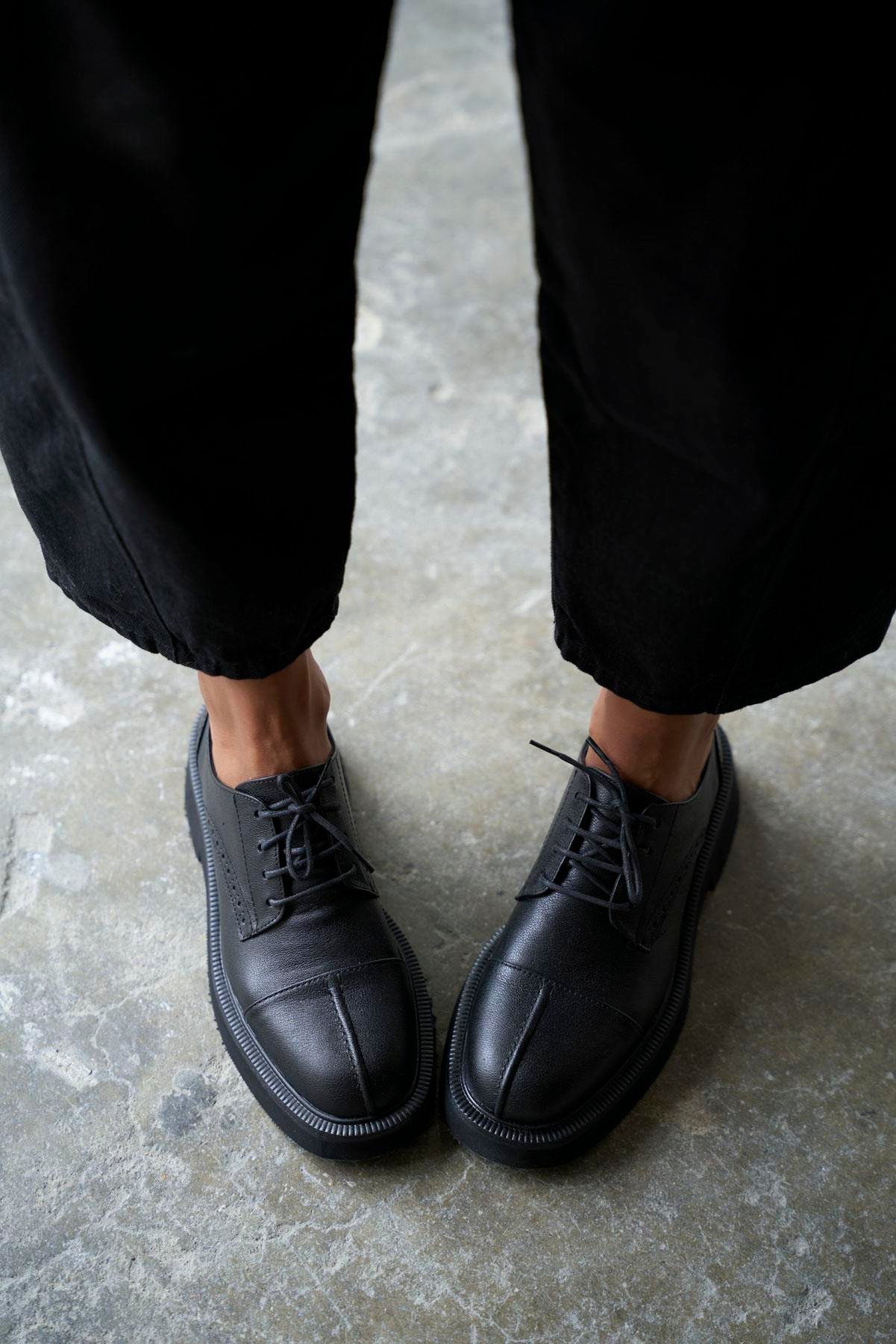 HYDO SİYAH DERİ MAKOSEN