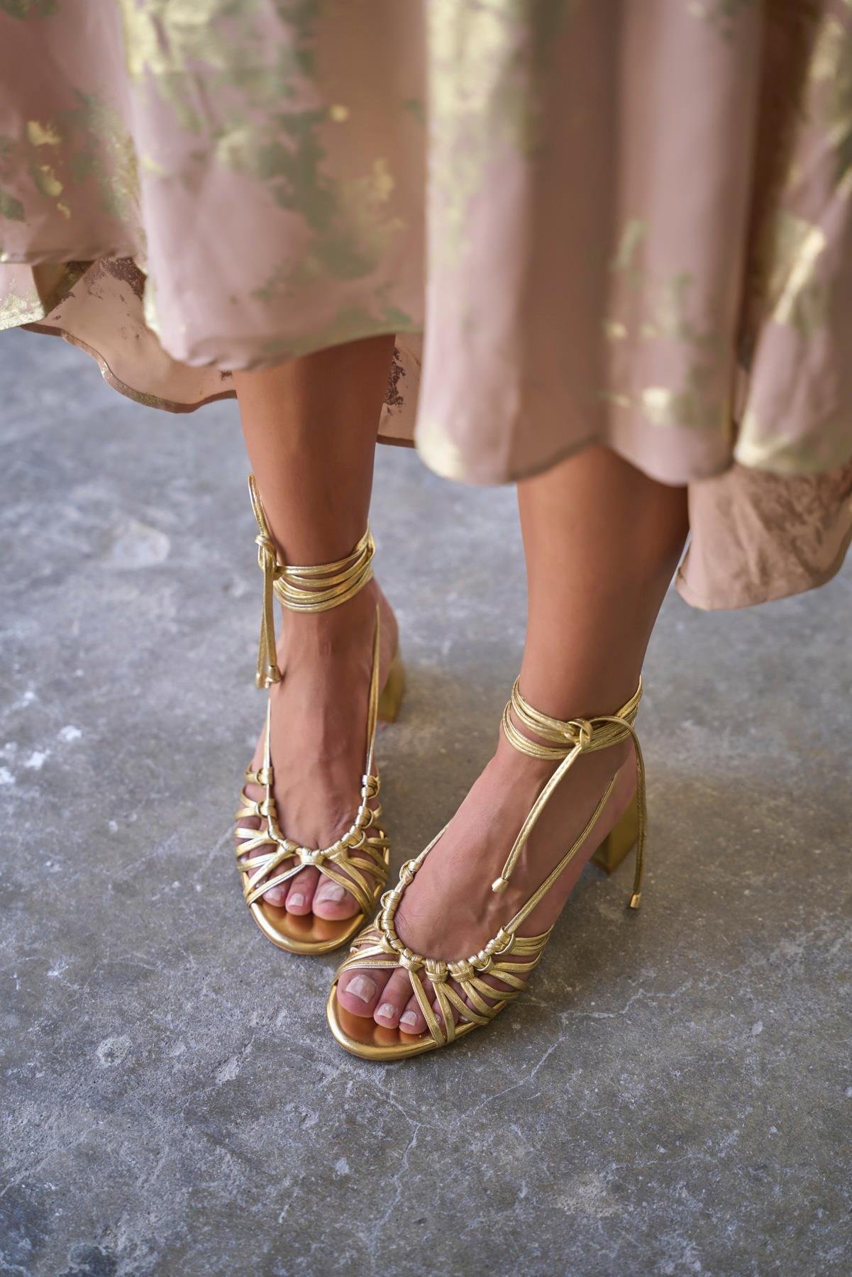 JENNER GOLD DERİ TOPUKLU AYAKKABI