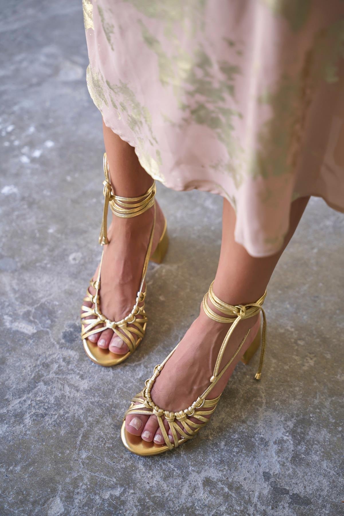 JENNER GOLD DERİ TOPUKLU AYAKKABI