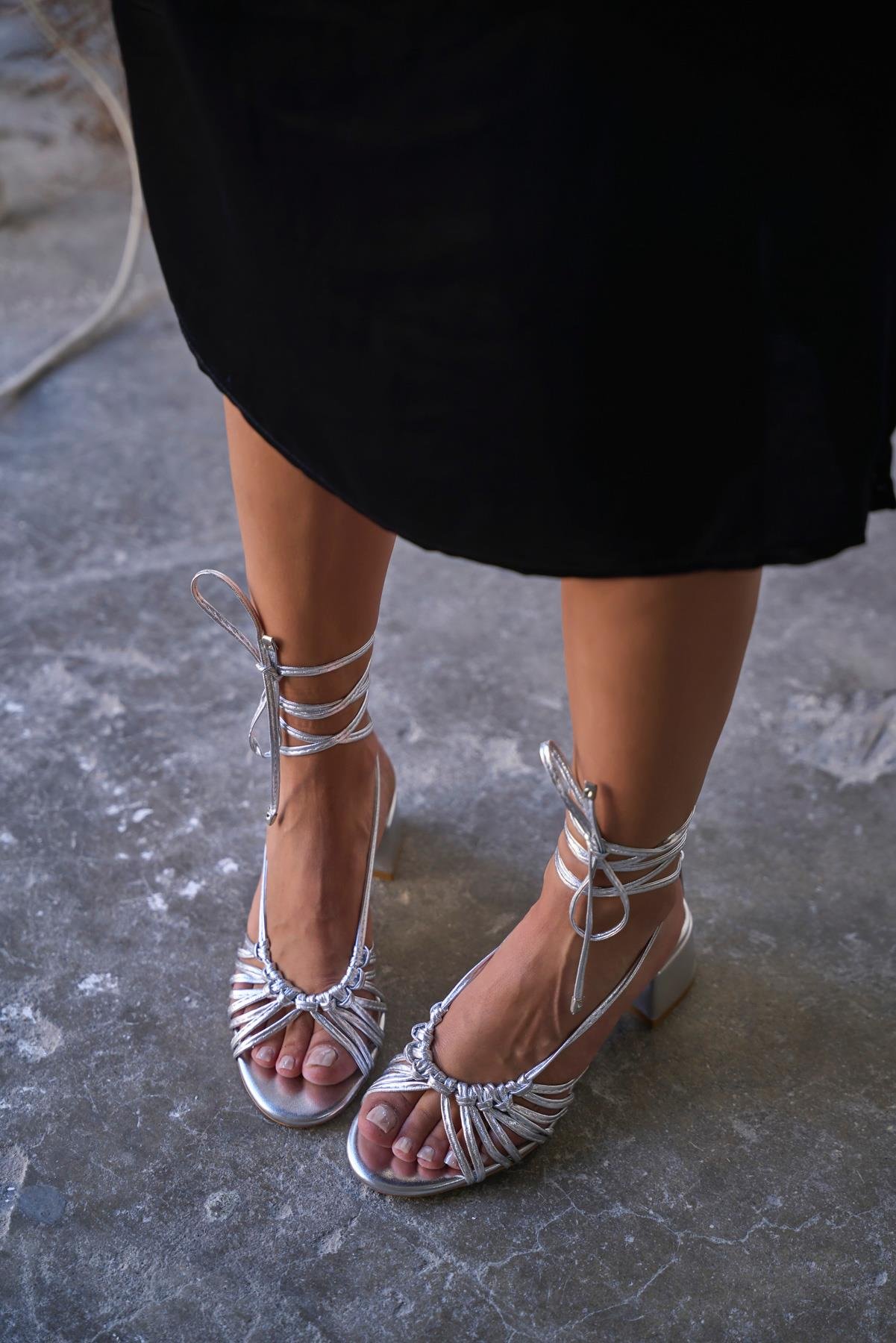 JENNER GÜMÜŞ DERİ TOPUKLU AYAKKABI