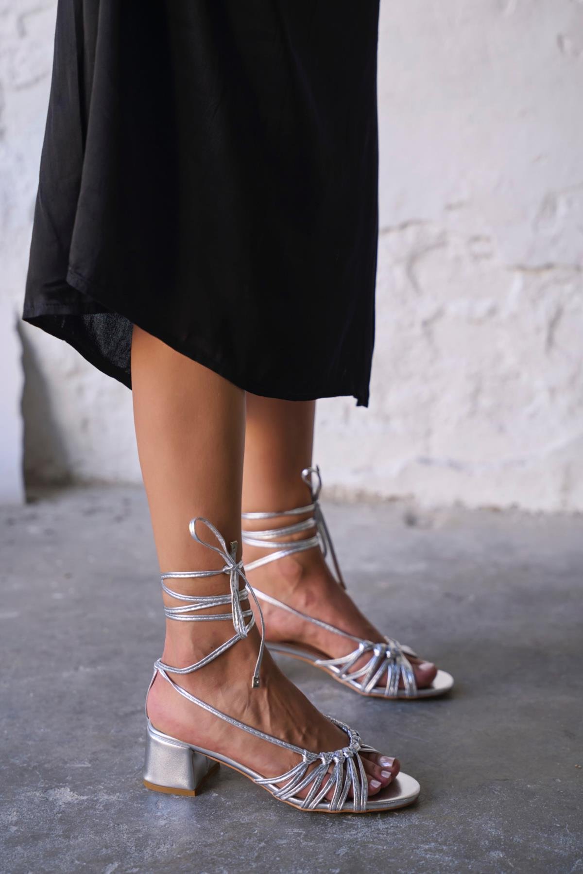 JENNER GÜMÜŞ DERİ TOPUKLU AYAKKABI