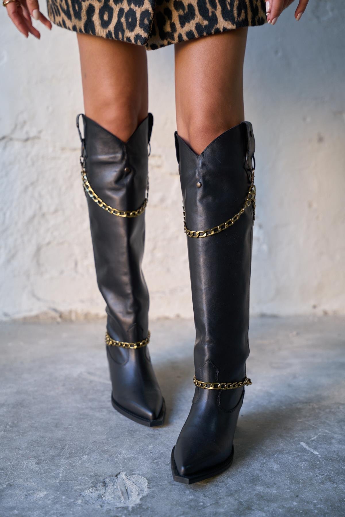 KAVELLE SİYAH DERİ KOVBOY ÇİZME