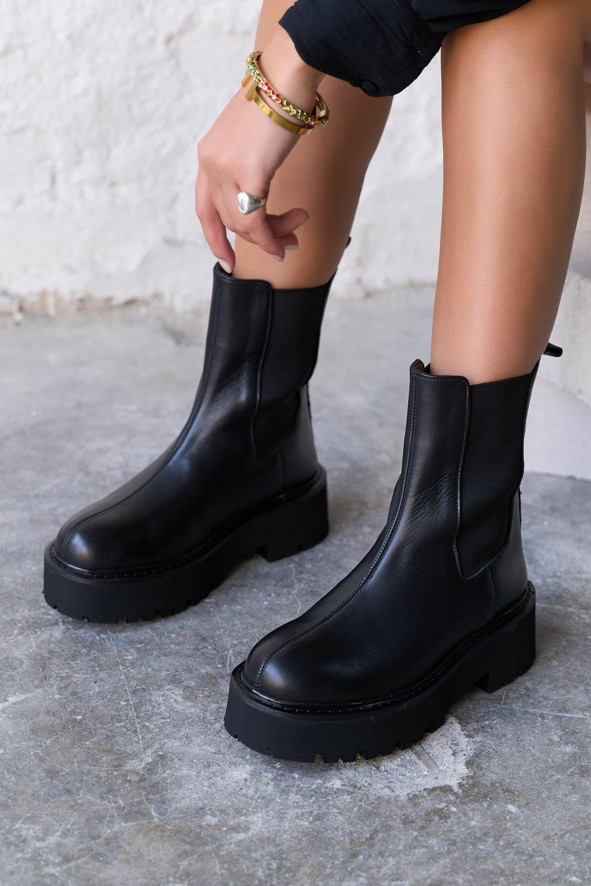 KROSSA SİYAH DERİ BOT