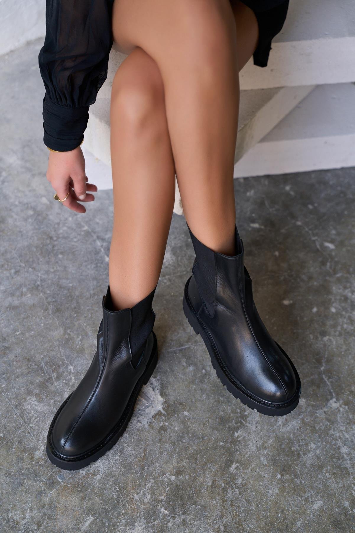 KROSSA SİYAH DERİ BOT