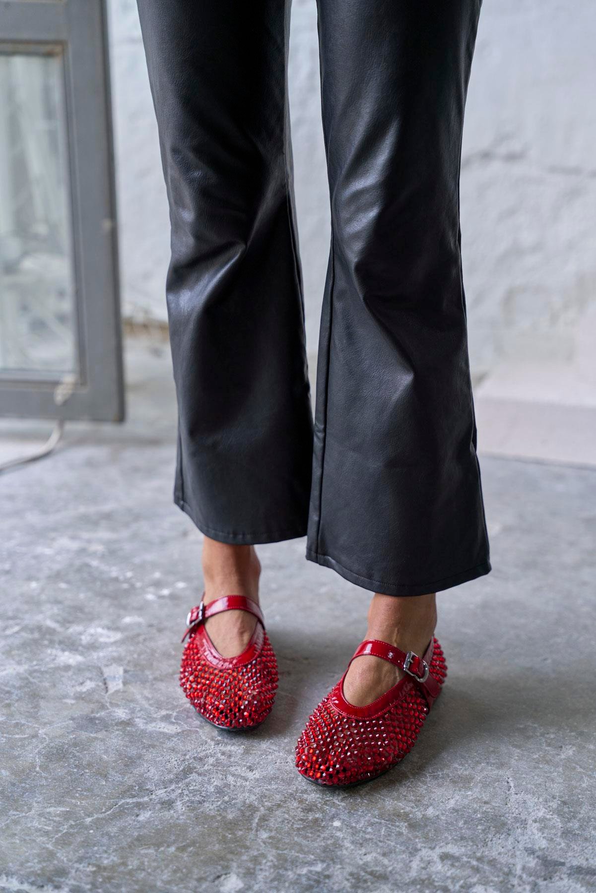 LOİS KIRMIZI TAŞLI BABET