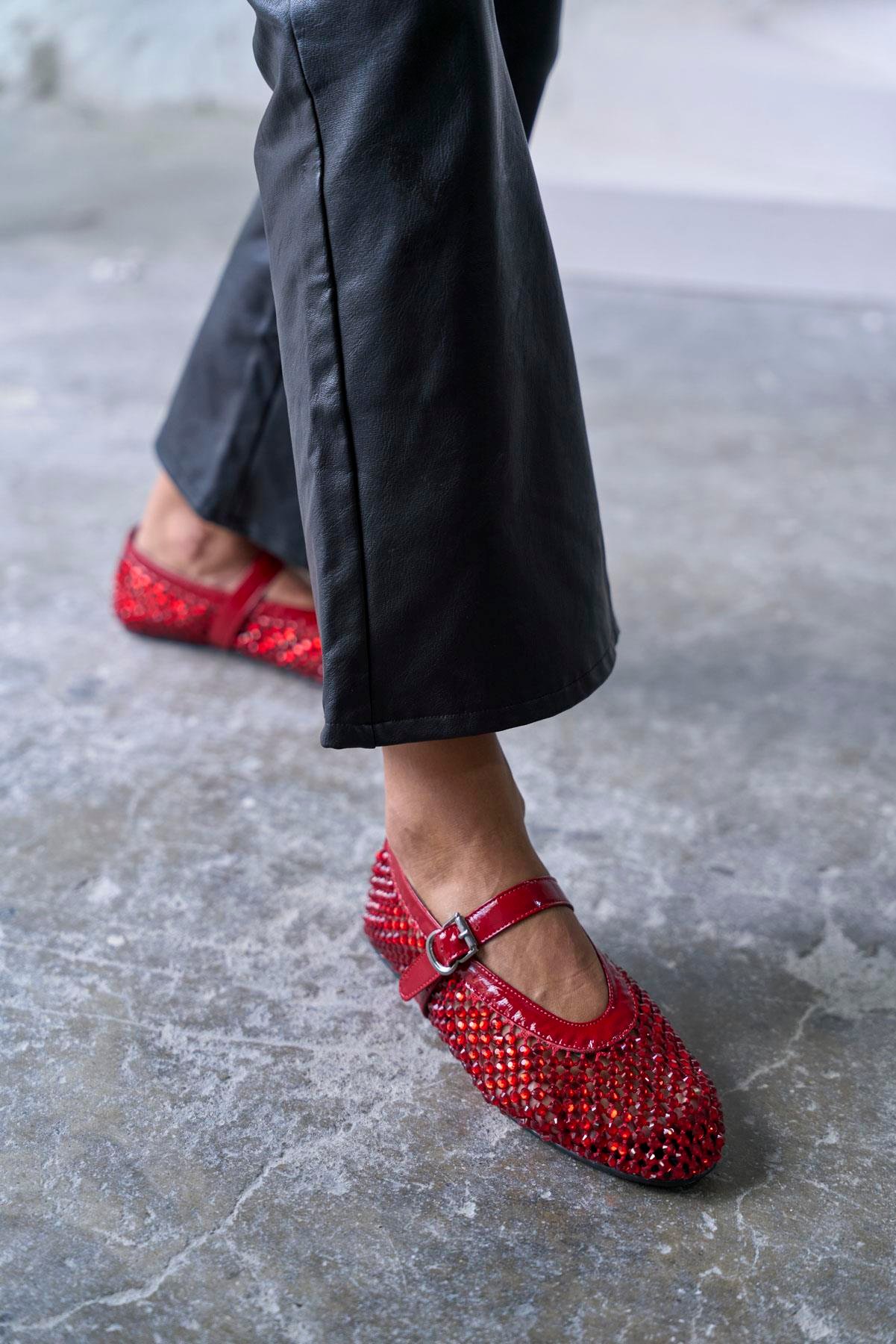 LOİS KIRMIZI TAŞLI BABET