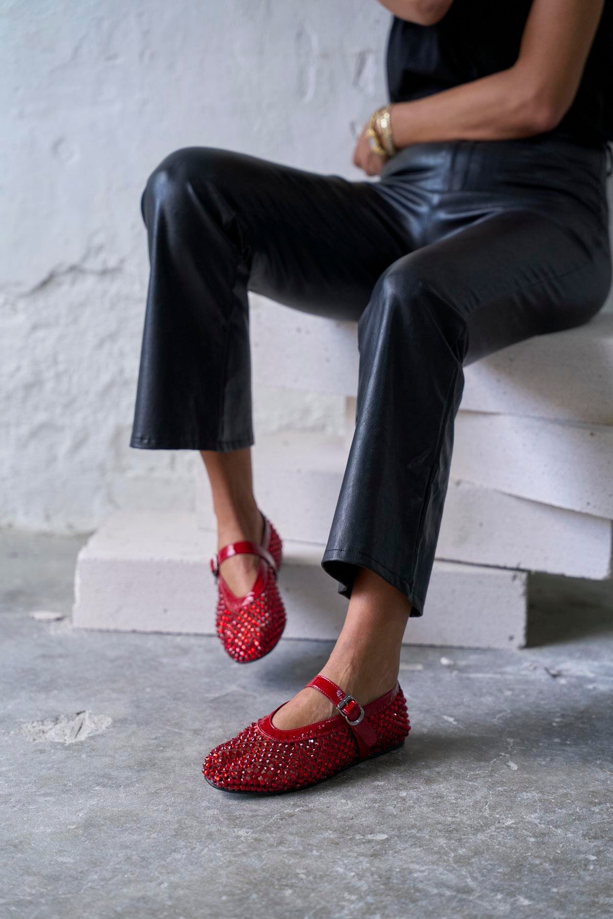 LOİS KIRMIZI TAŞLI BABET