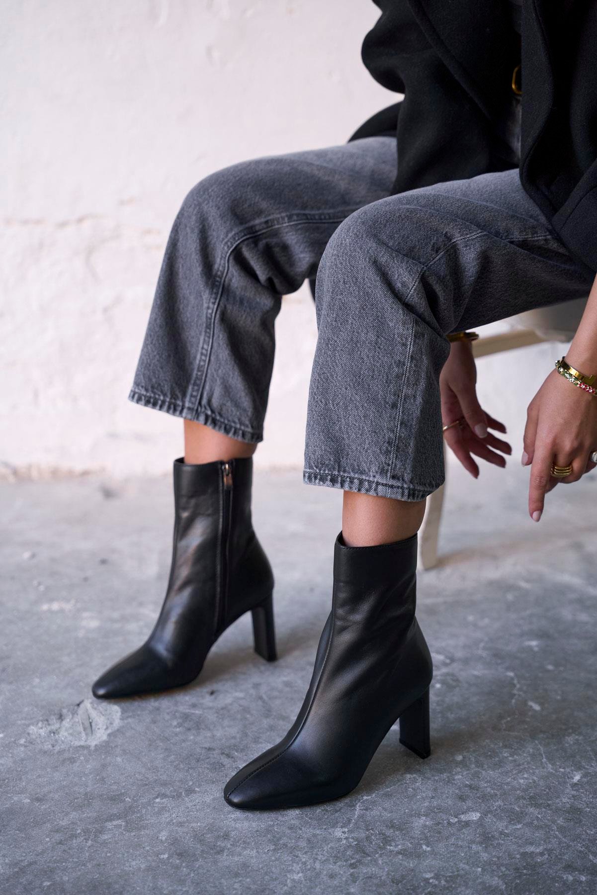 MARİSSE SİYAH DERİ TOPUKLU BOT