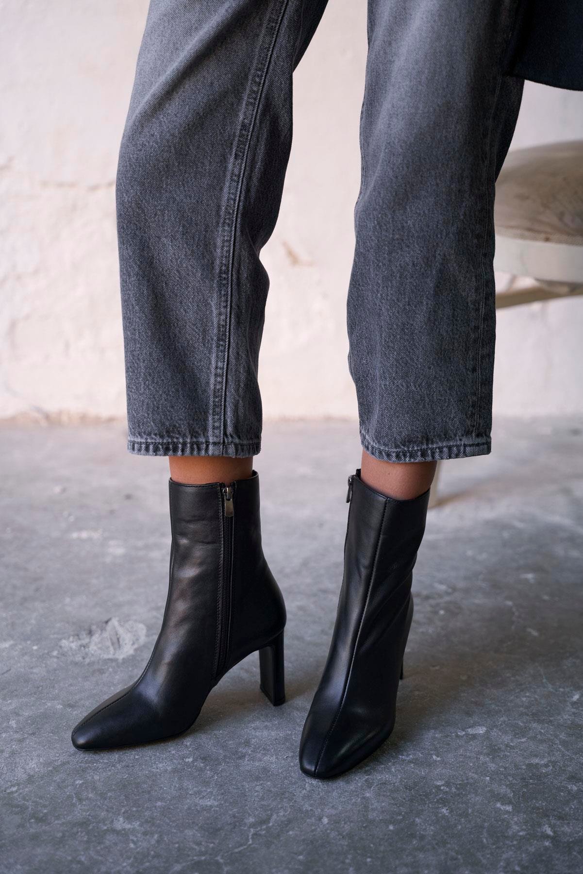 MARİSSE SİYAH DERİ TOPUKLU BOT