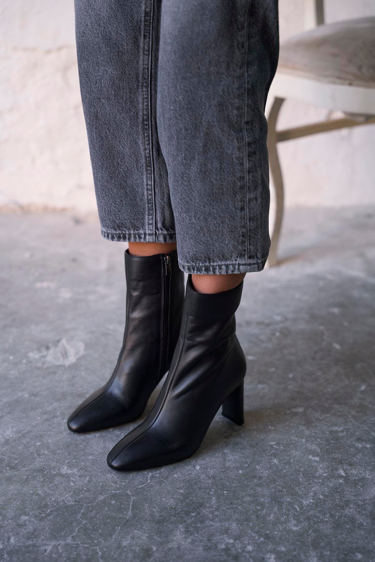 MARİSSE SİYAH DERİ TOPUKLU BOT