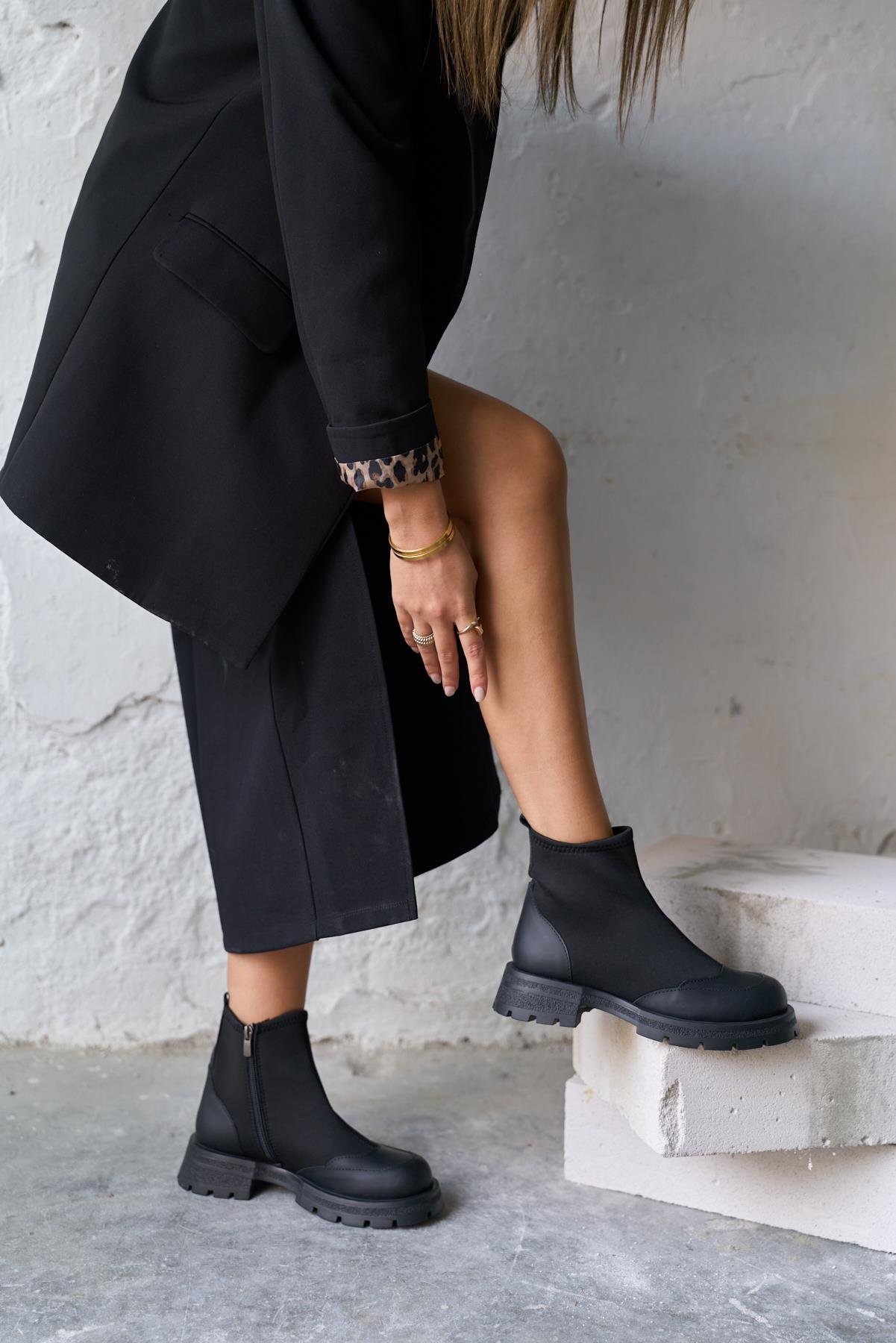 MATRES SİYAH STREÇ BOT 