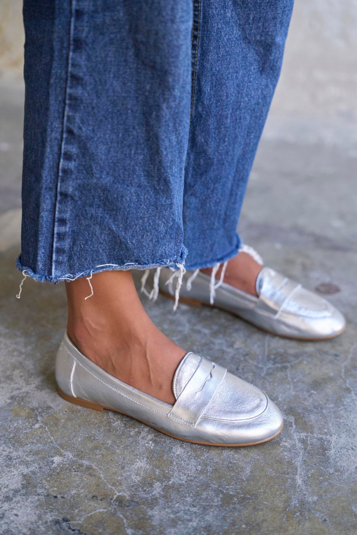 NESCA GÜMÜŞ DERİ BABET