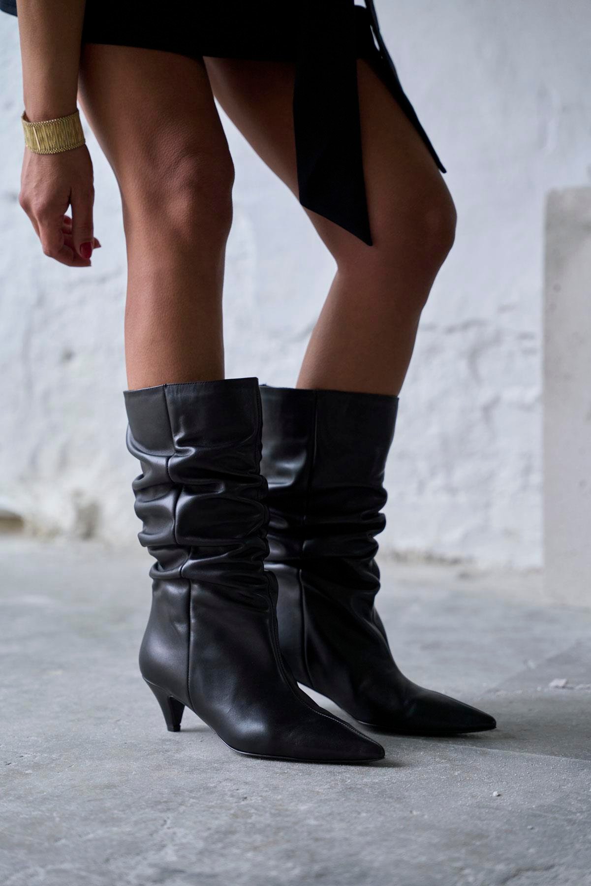 NUVİA SİYAH DERİ ÇİZME