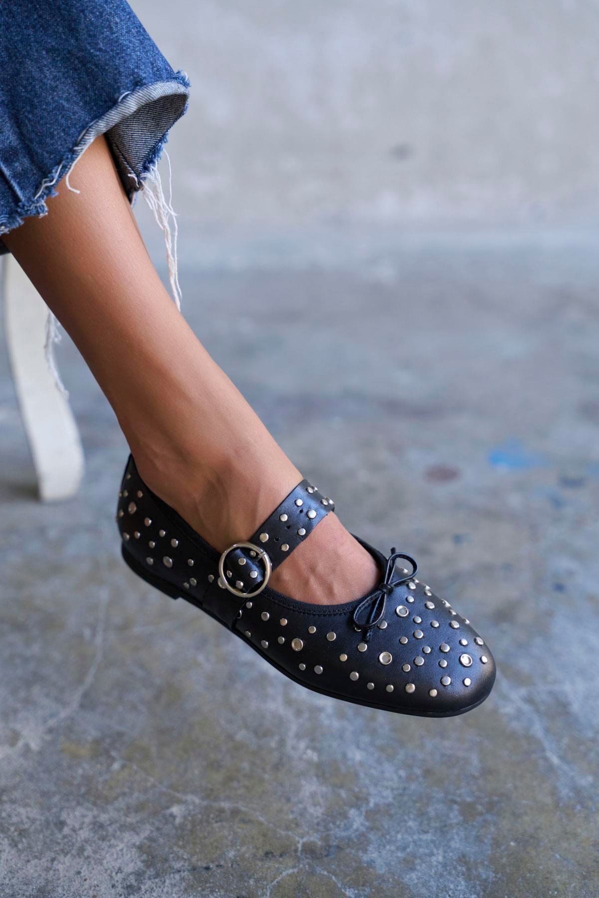 OZZİ SİYAH TROKLU BABET