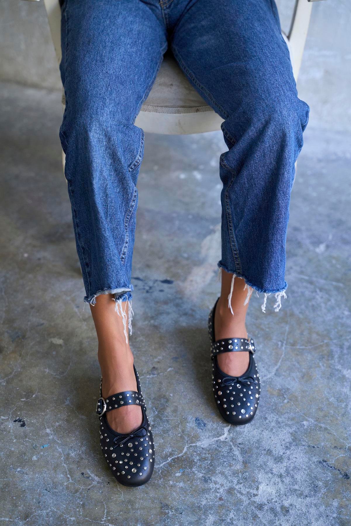 OZZİ SİYAH TROKLU BABET