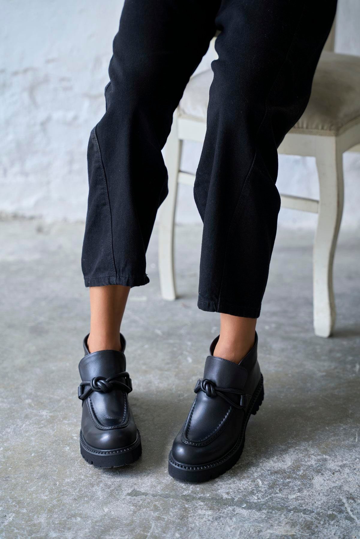 PASSAU SİYAH DERİ BOT