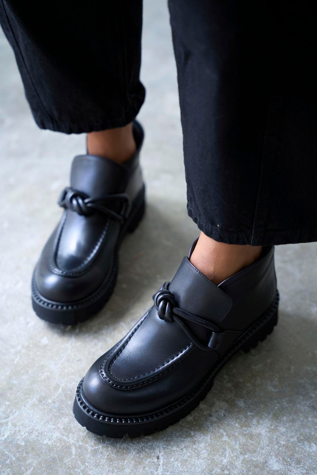 PASSAU SİYAH DERİ BOT