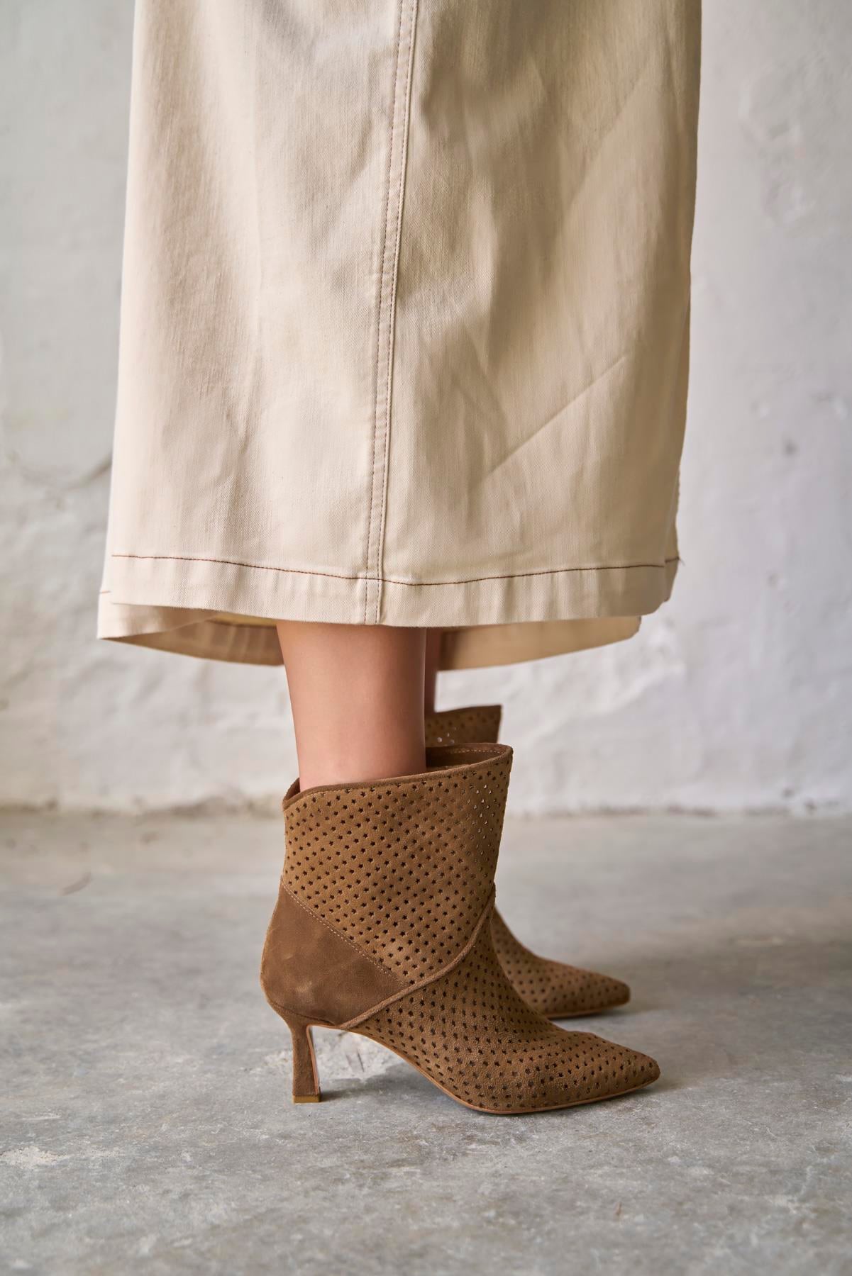 PERSY KUM SÜET TOPUKLU BOT