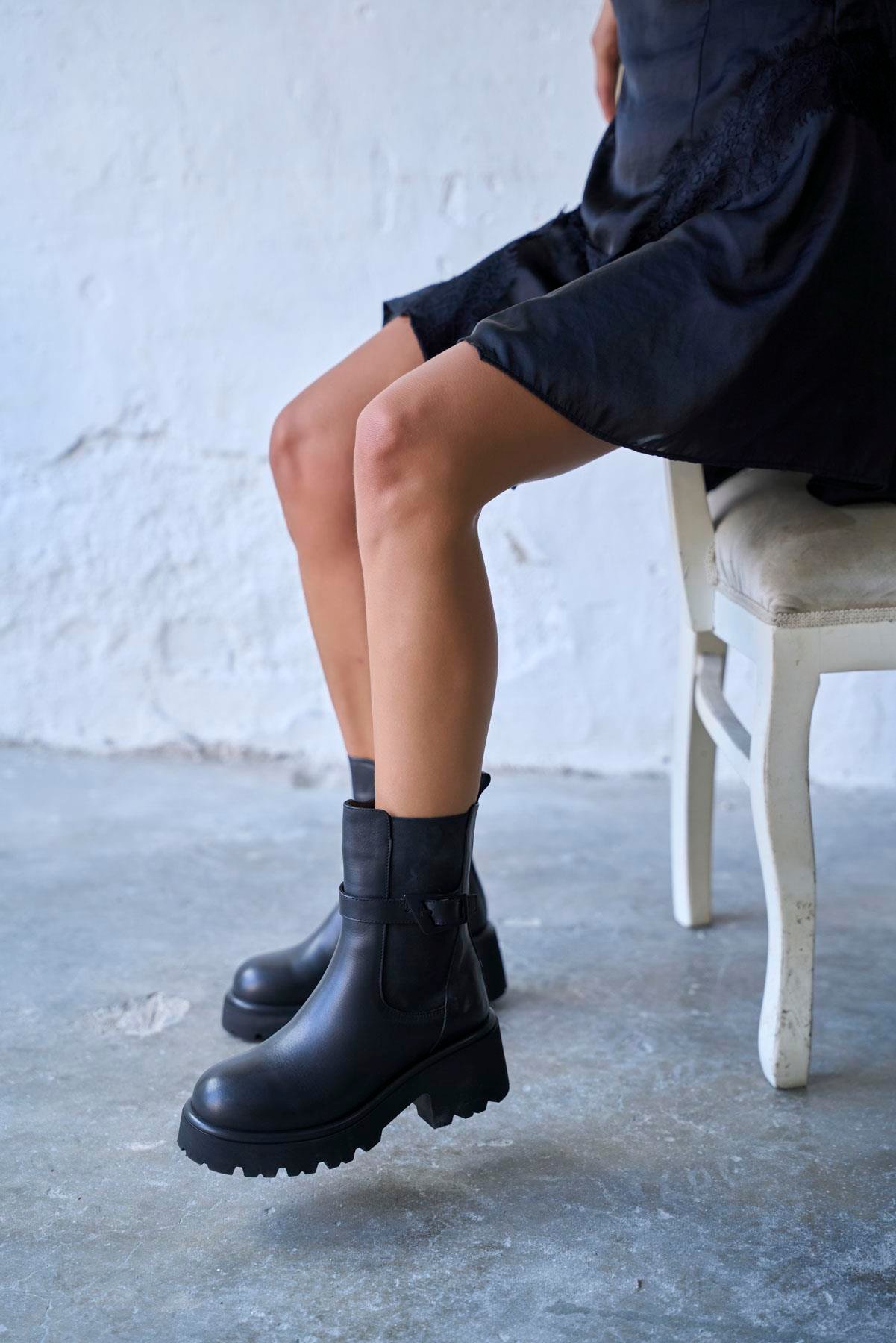 PİA SİYAH DERİ BOT 