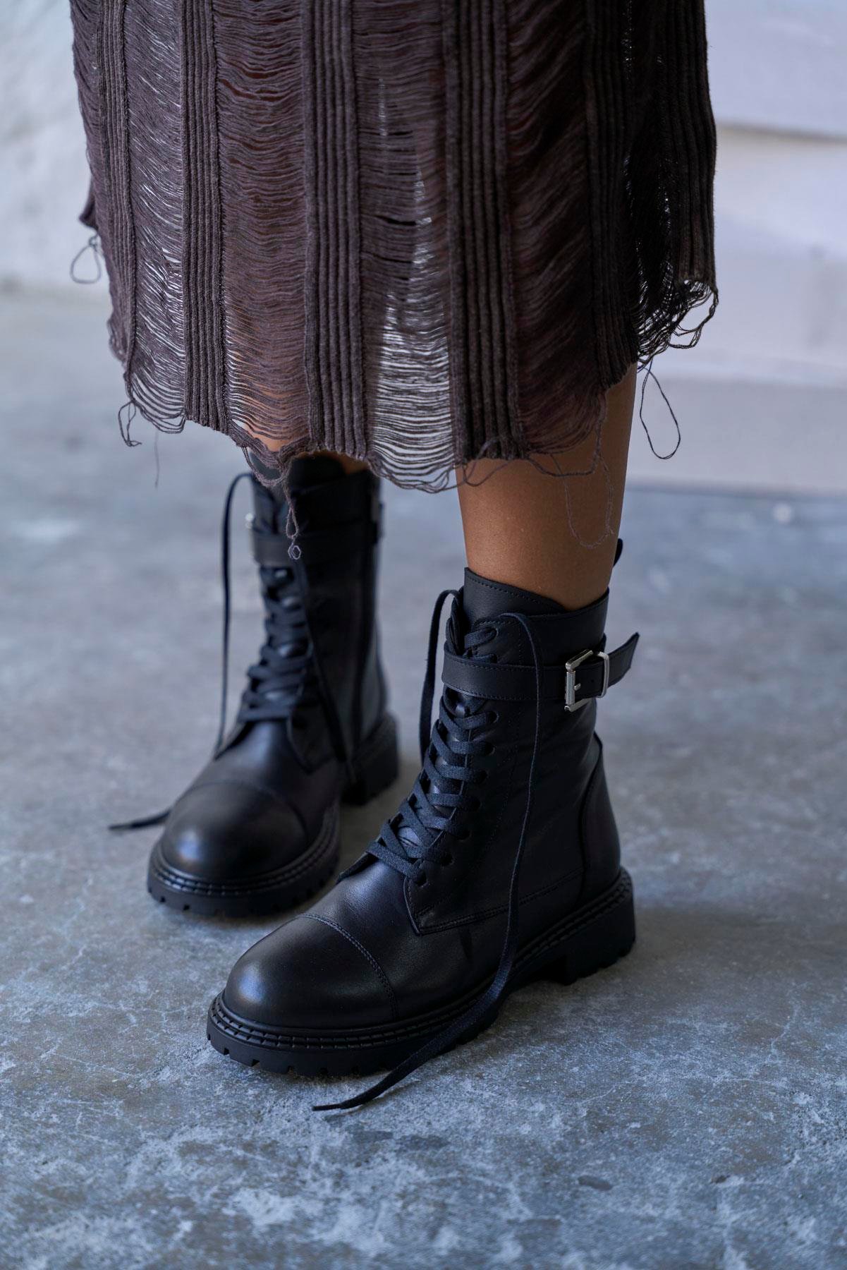 PLONES SİYAH DERİ BOT