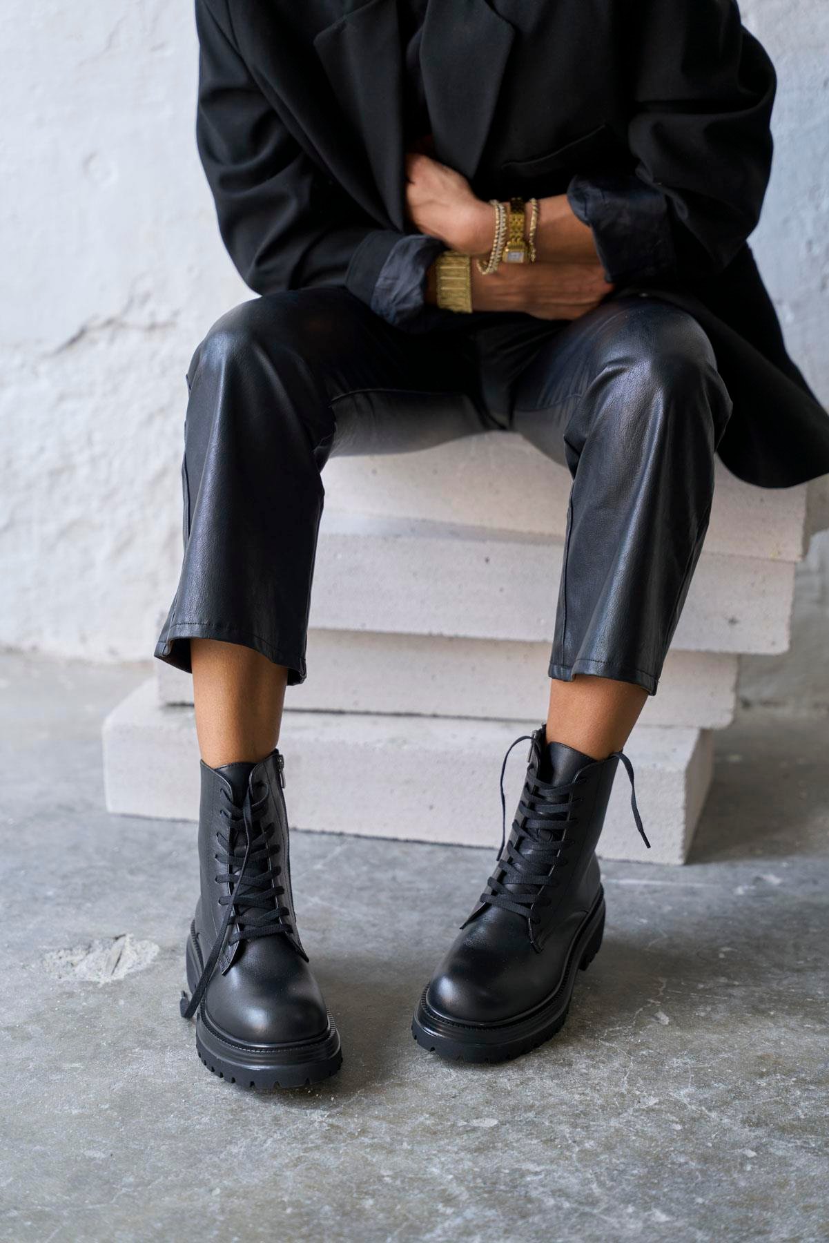 POİPET SİYAH DERİ BOT