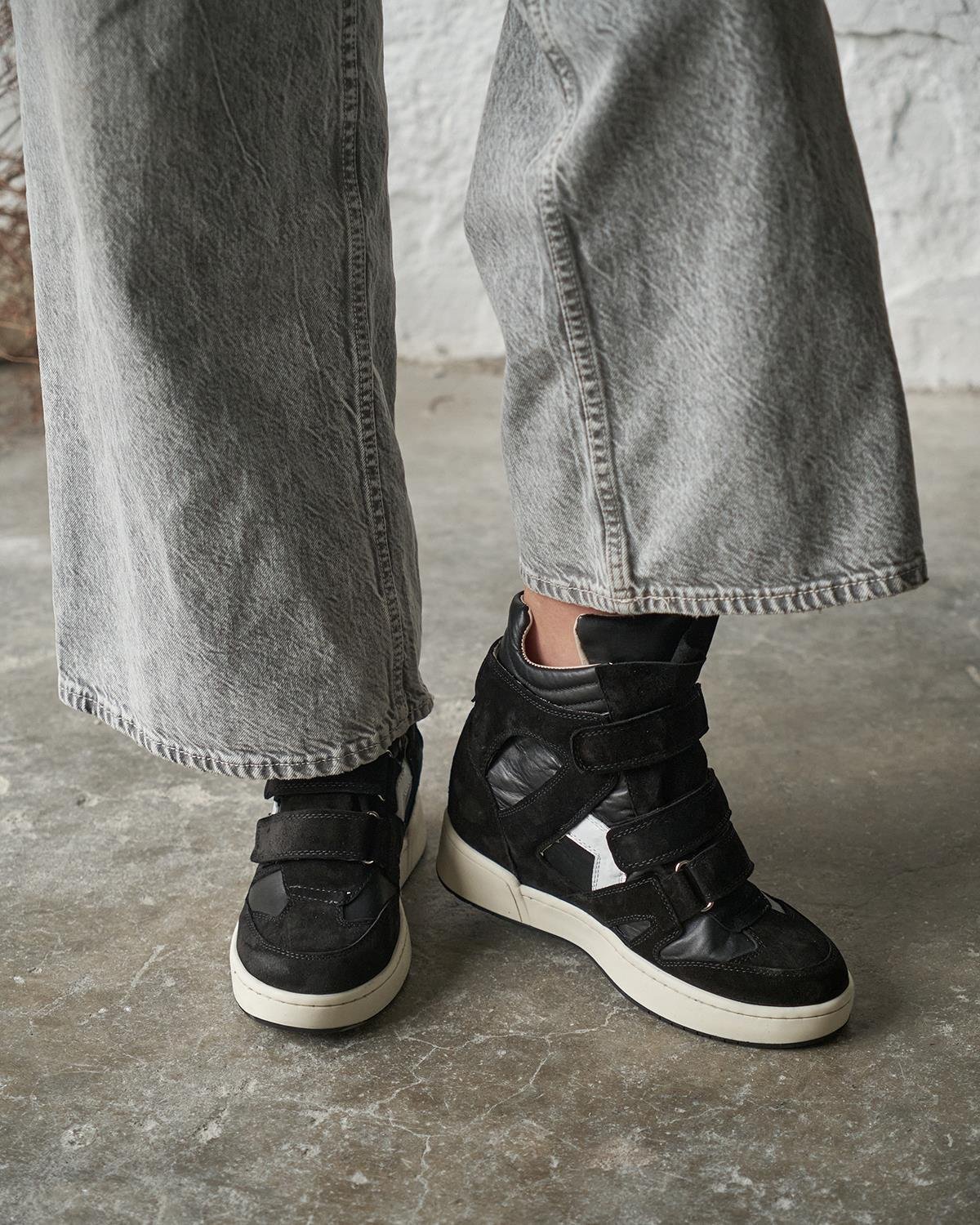 REMMY SİYAH SÜET SPOR AYAKKABI 