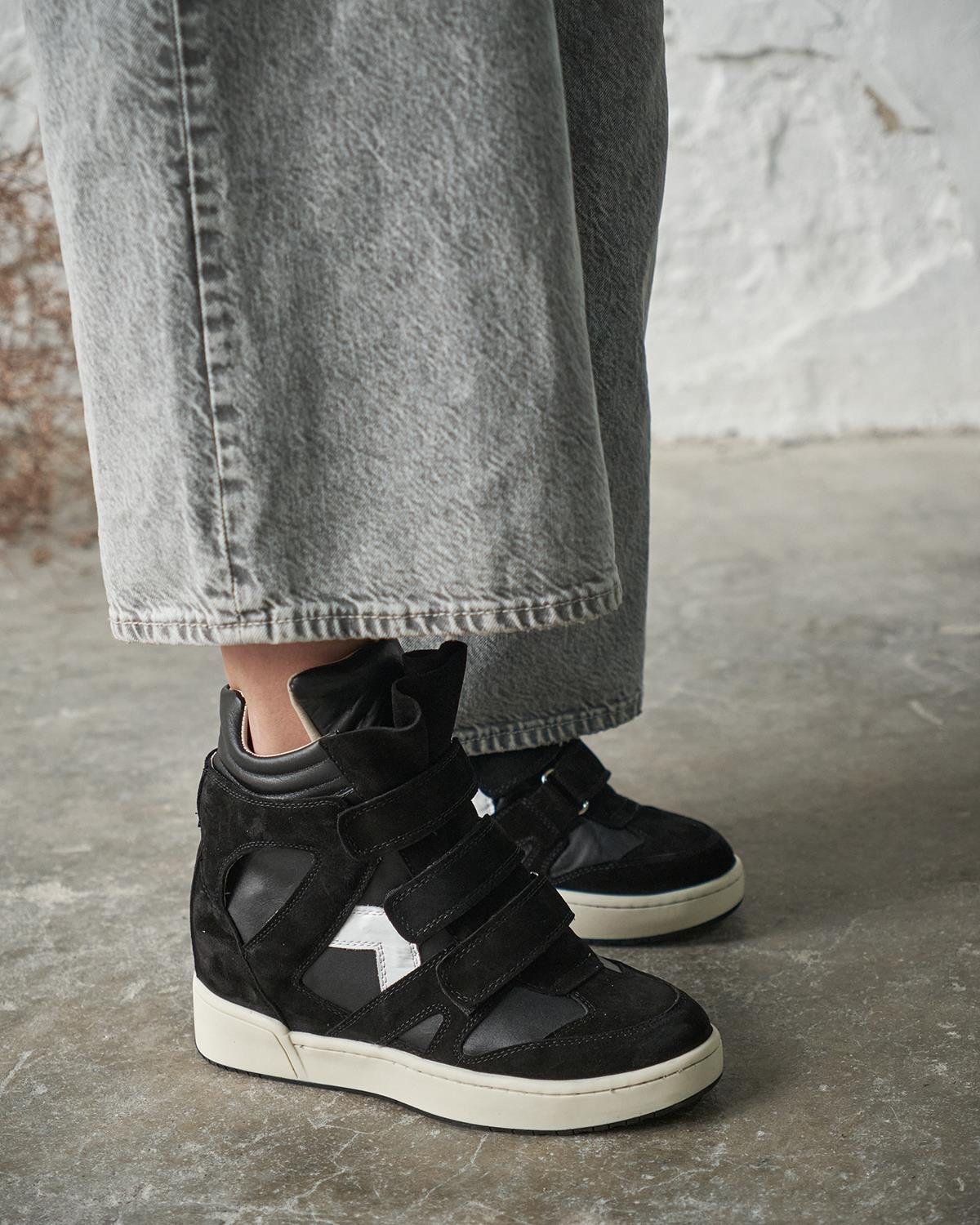 REMMY SİYAH SÜET SPOR AYAKKABI 