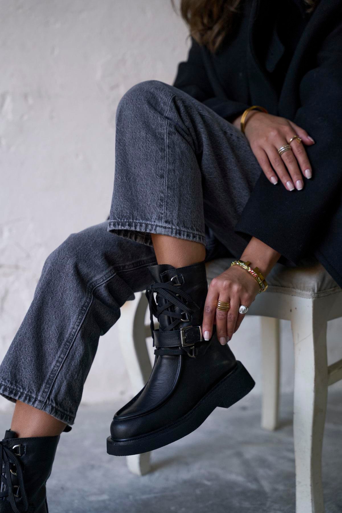 ROSVİEN SİYAH DERİ BOT