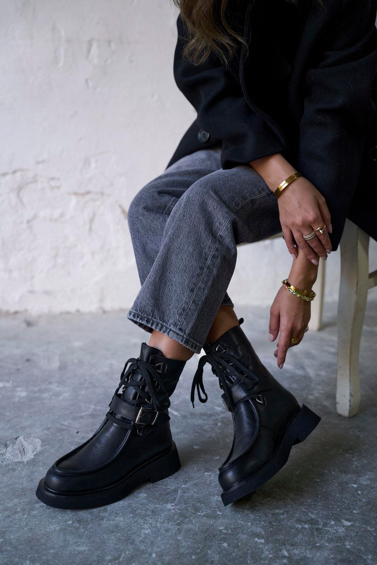 ROSVİEN SİYAH DERİ BOT