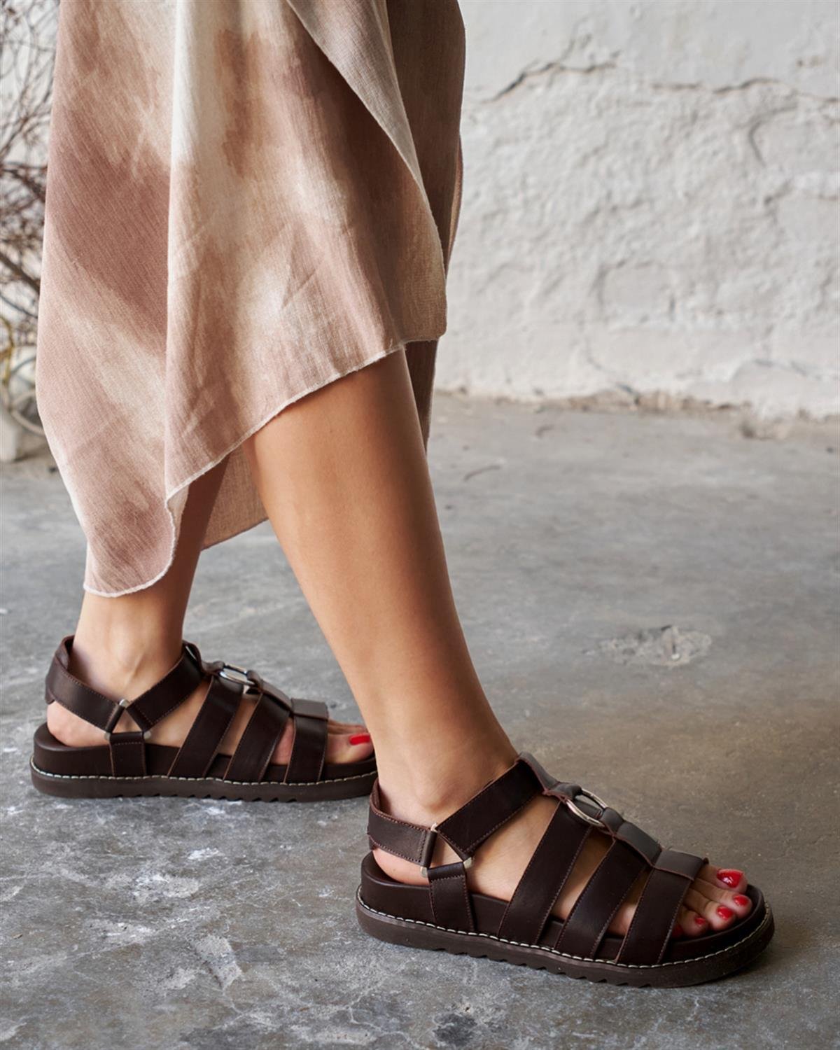 ROYS ACI KAHVE DERİ SANDALET