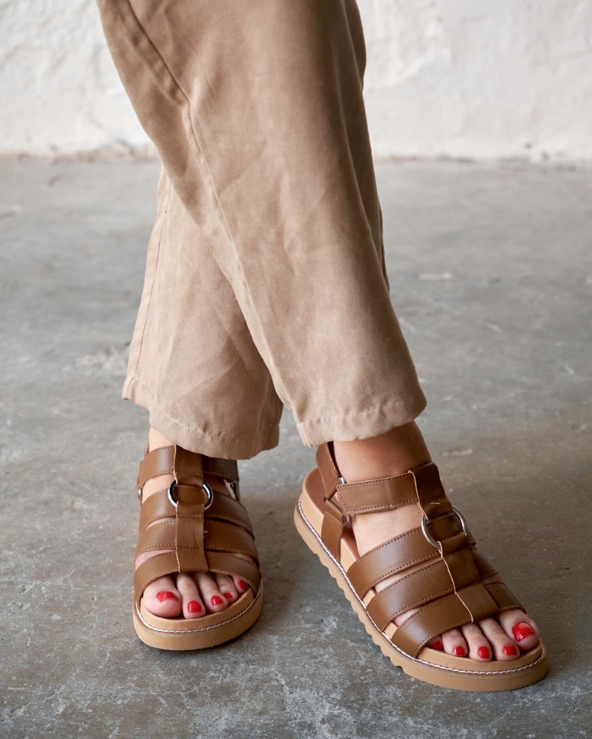 ROYS KAHVE DERİ SANDALET