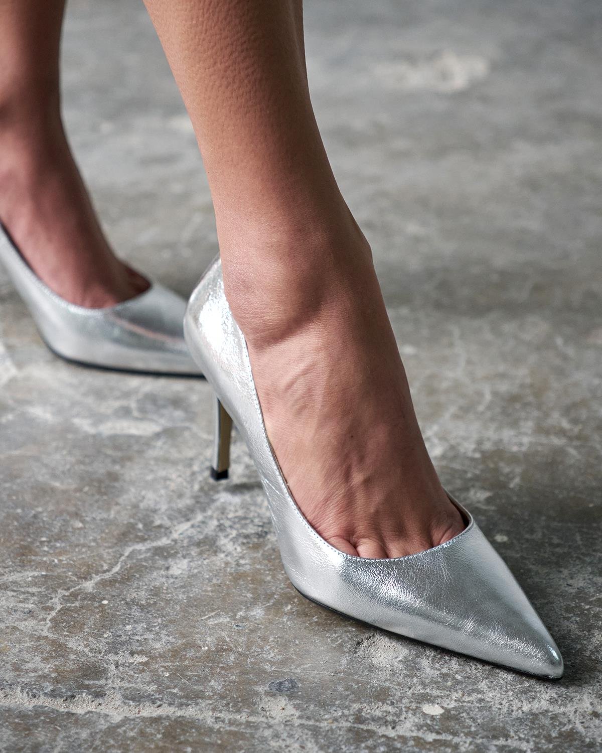 SİSTA 8 CM GÜMÜŞ DERİ STİLETTO