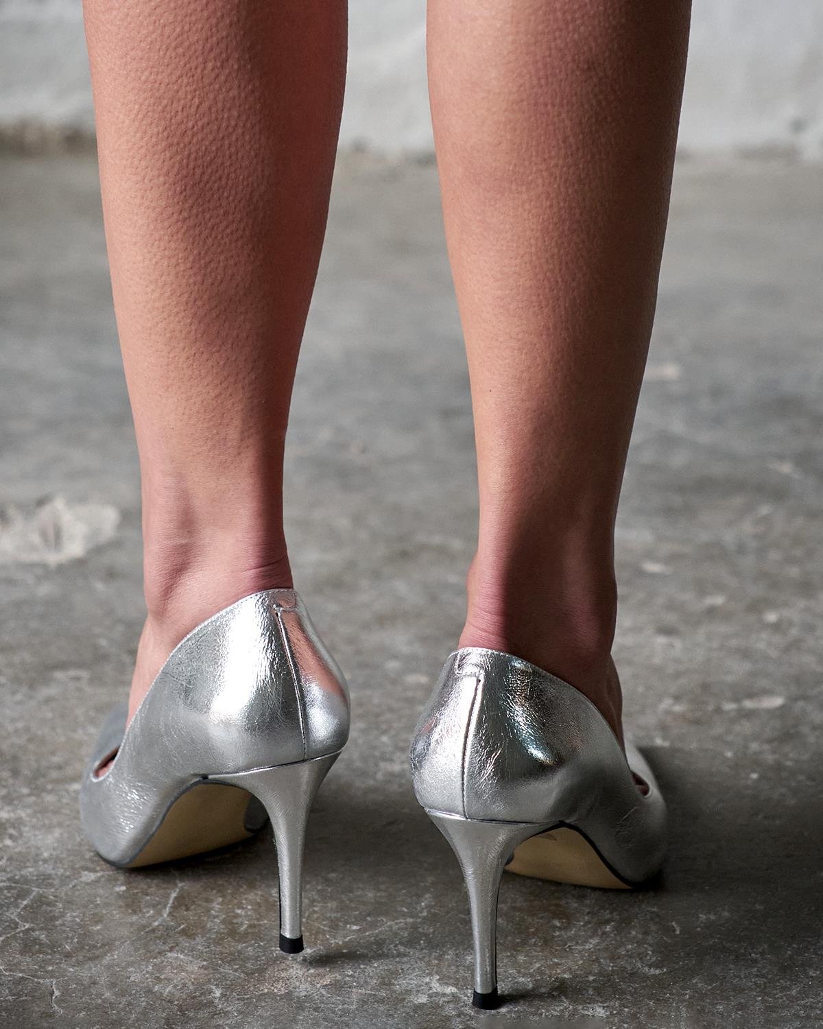 SİSTA 8 CM GÜMÜŞ DERİ STİLETTO