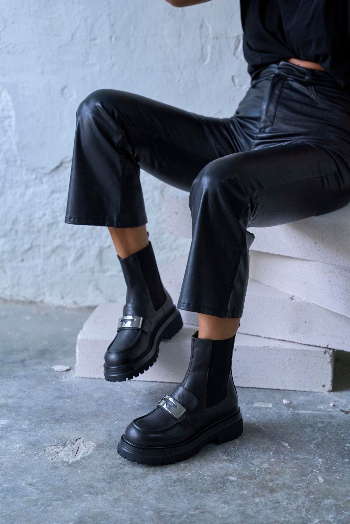 SOLEA SİYAH DERİ BOT